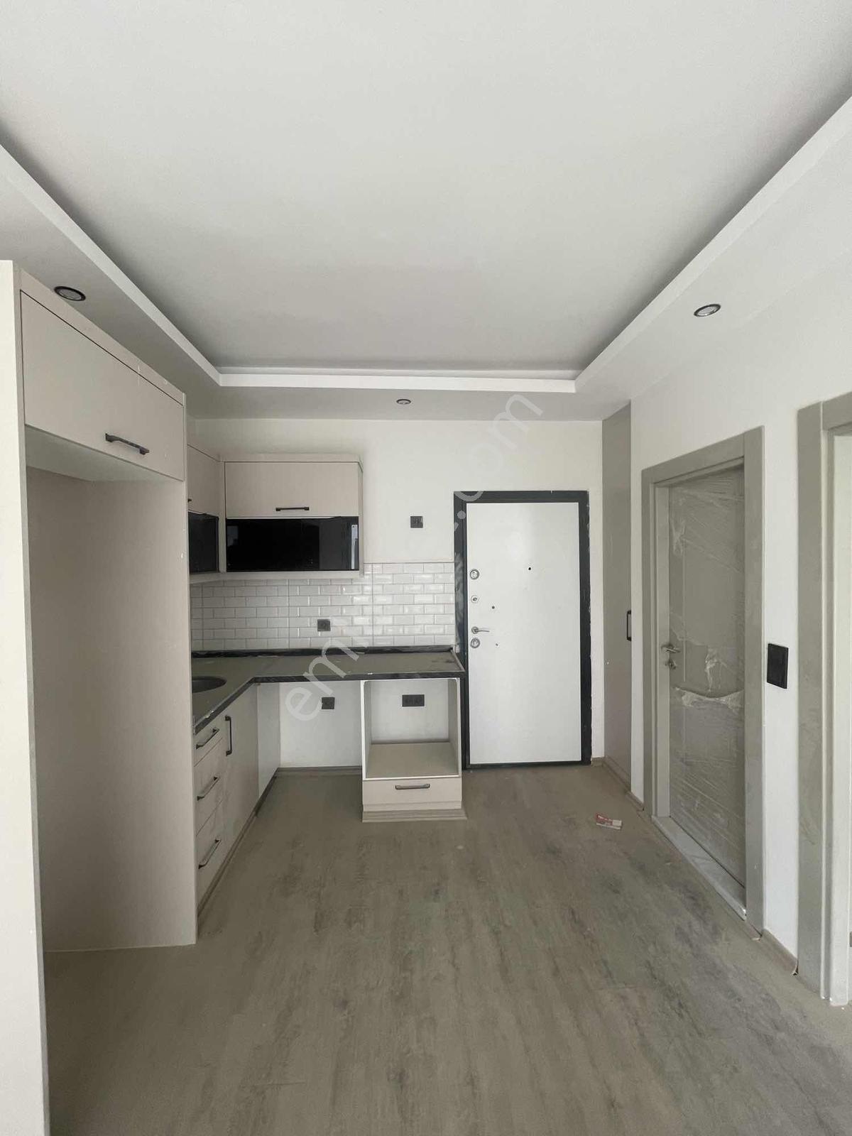 Gultepe'De 2 Bloklu Sıtede Azkatlı Balkonlu Lux 1+1