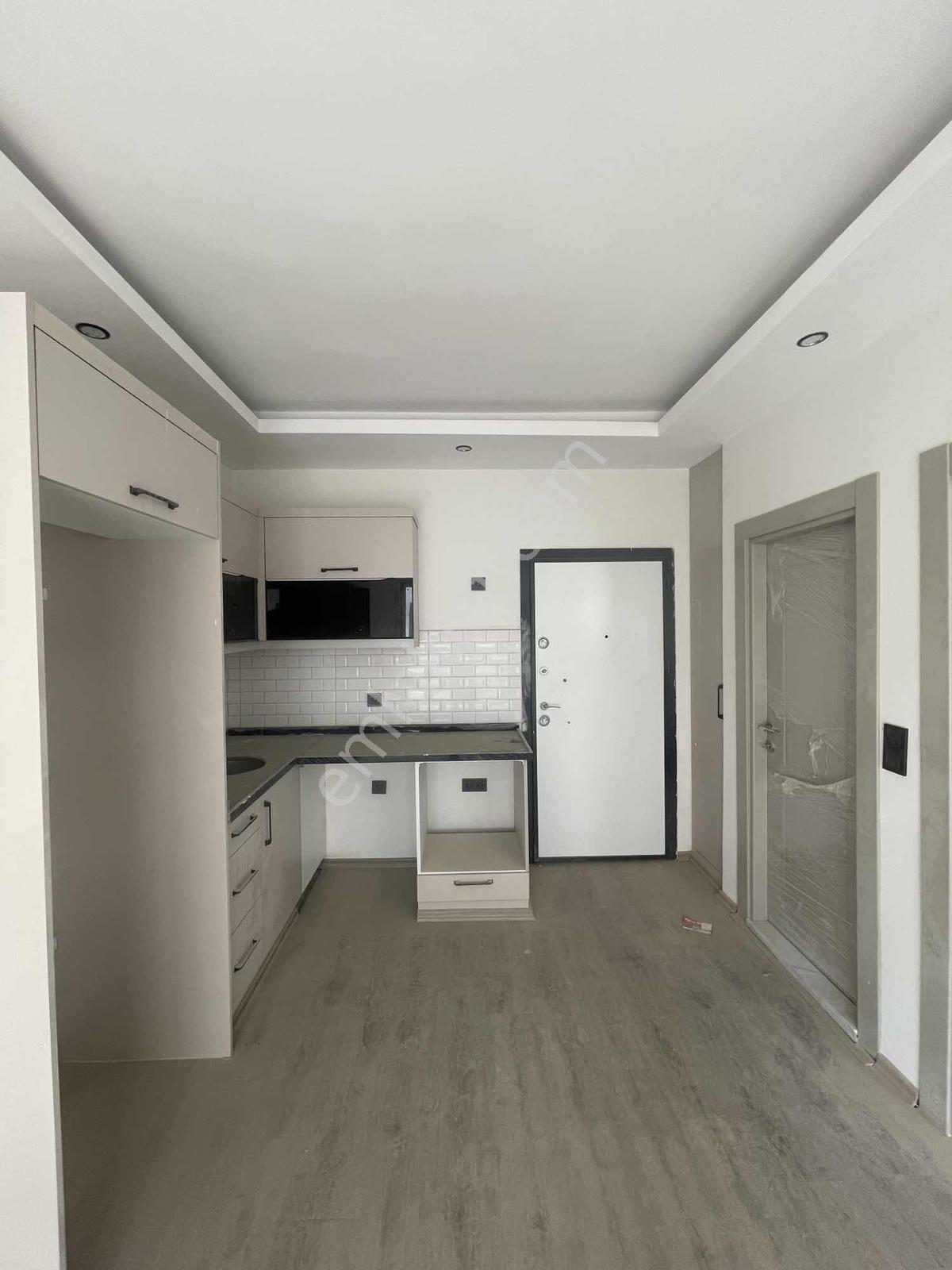 Gultepe'de 2 Bloklu Sıtede Azkatlı Balkonlu Lux 1+1 — fotoğraf 2