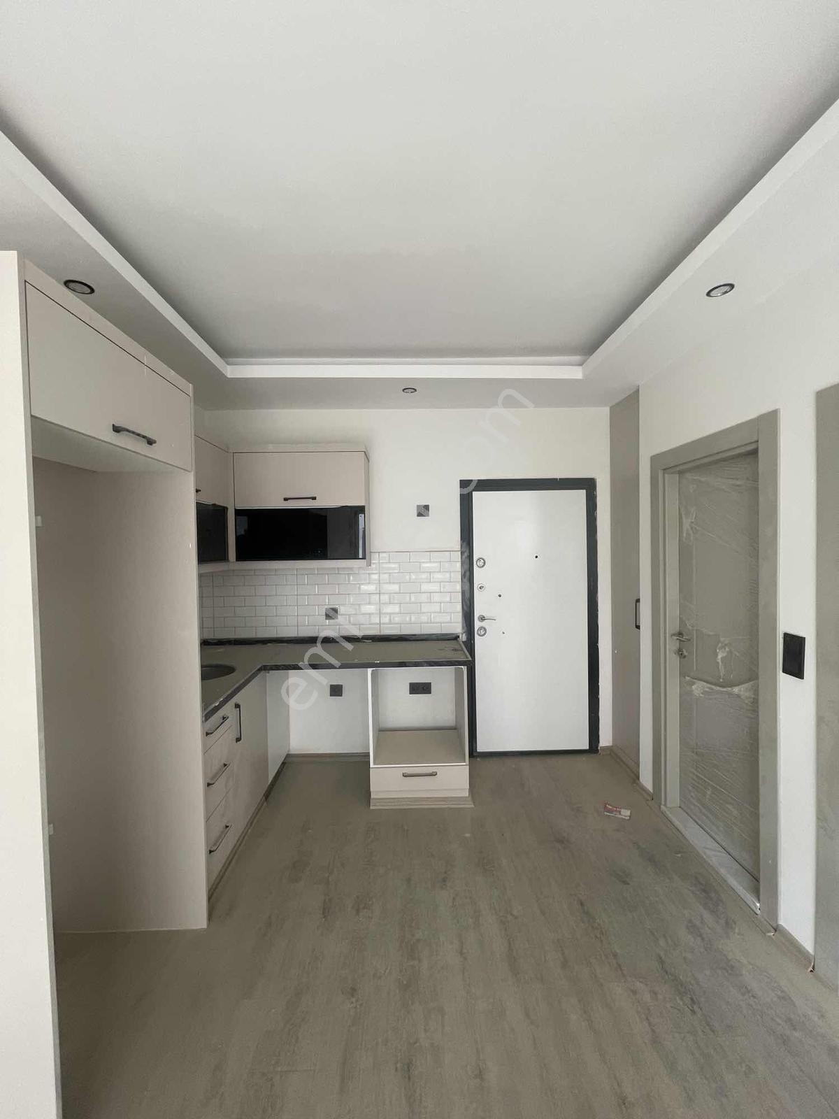 Gultepe'de 2 Bloklu Sıtede Azkatlı Balkonlu Lux 1+1 — fotoğraf 3