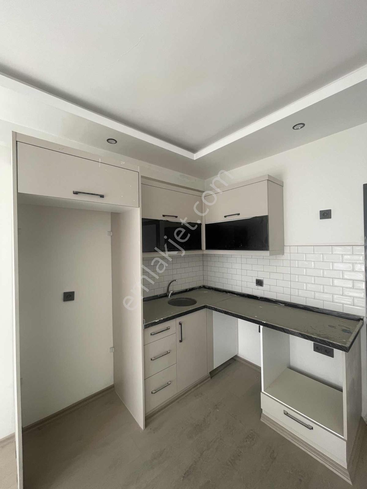Gultepe'de 2 Bloklu Sıtede Azkatlı Balkonlu Lux 1+1 — fotoğraf 5