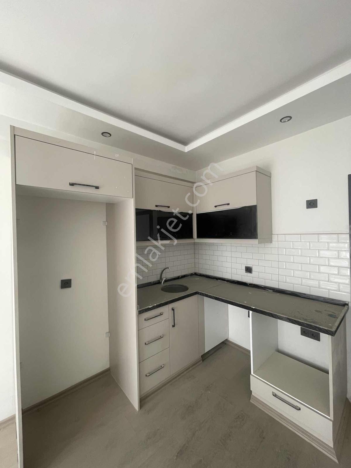 Gultepe'de 2 Bloklu Sıtede Azkatlı Balkonlu Lux 1+1 — fotoğraf 6