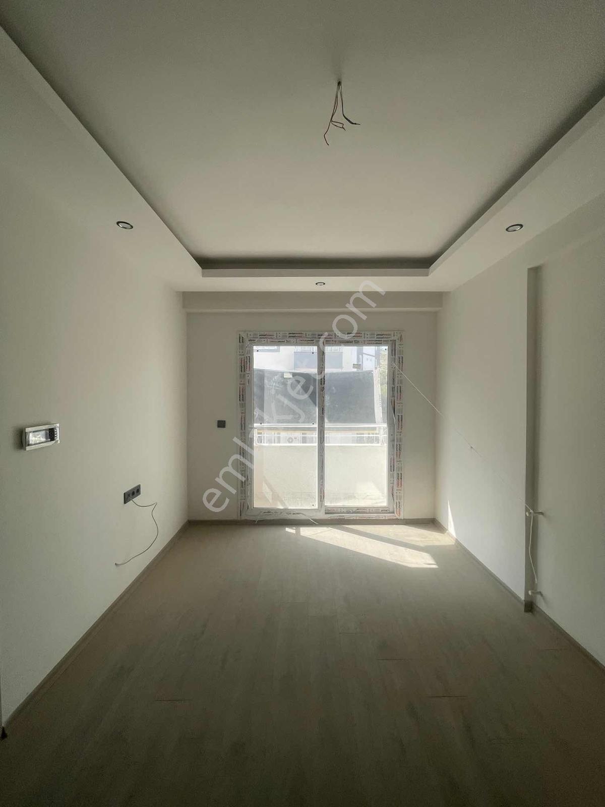 Gultepe'de 2 Bloklu Sıtede Azkatlı Balkonlu Lux 1+1 — fotoğraf 9