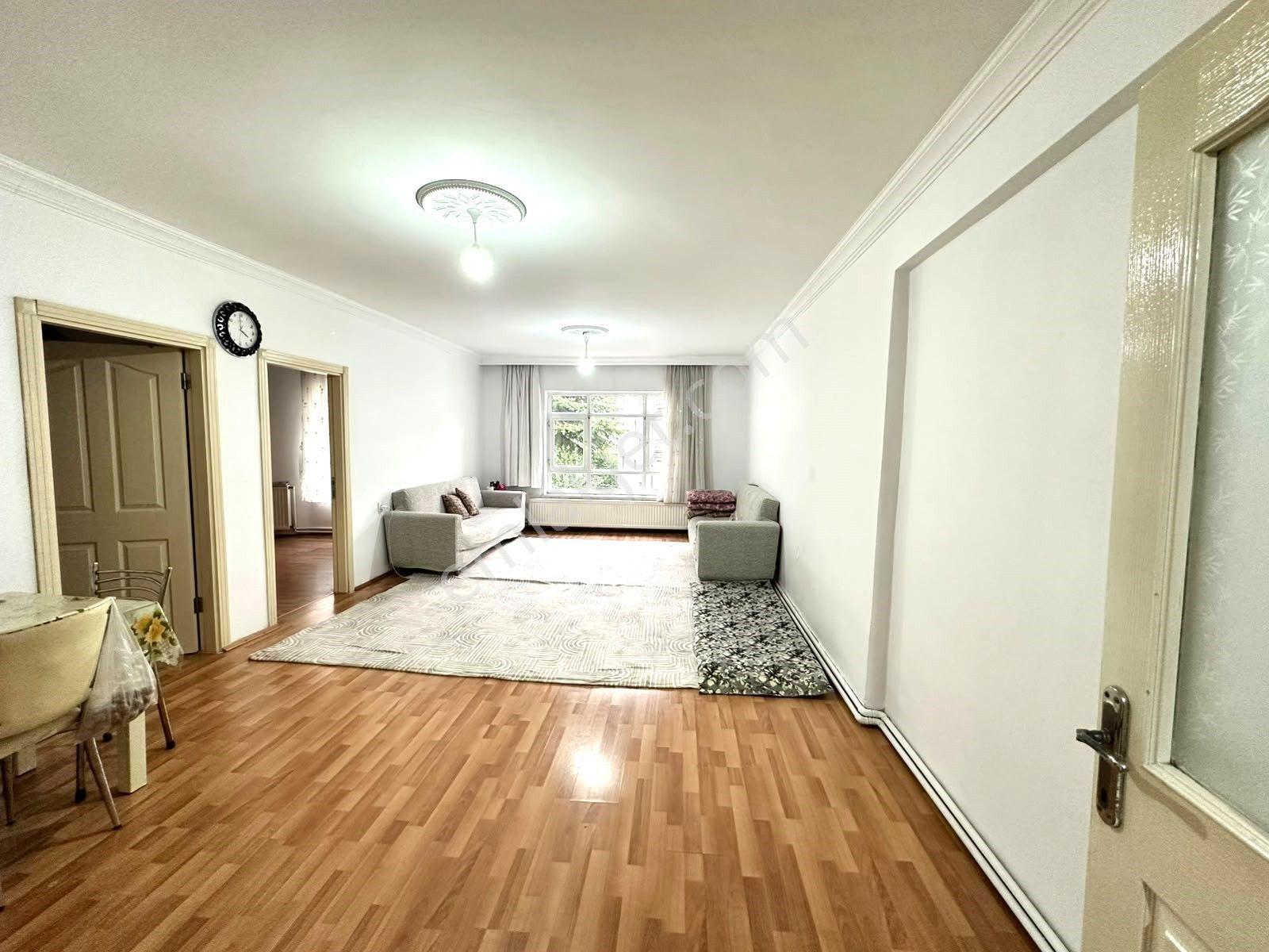 Uzman Emlak Ofisinden İncirli Mh.de Cadde Üzeri Manzaralı Geniş 3+1 Daire — fotoğraf 2