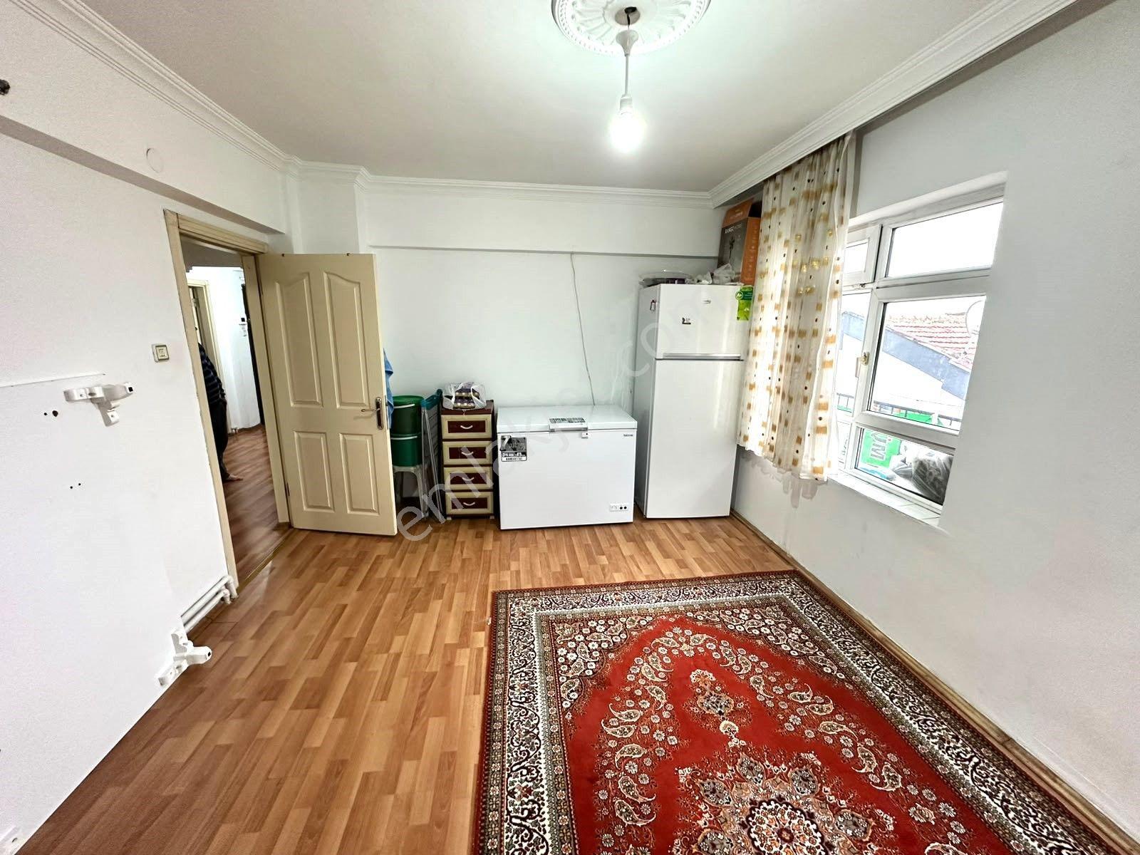 Uzman Emlak Ofisinden İncirli Mh.de Cadde Üzeri Manzaralı Geniş 3+1 Daire — fotoğraf 4