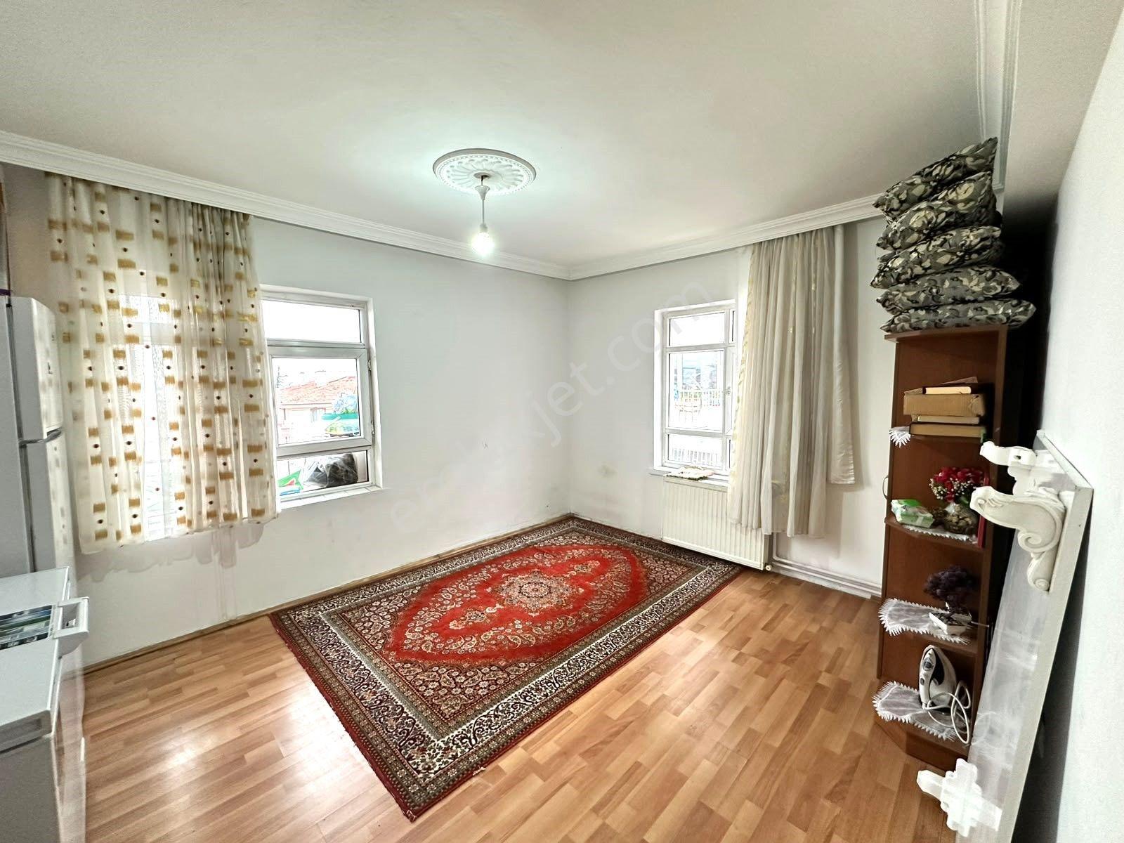 Uzman Emlak Ofisinden İncirli Mh.de Cadde Üzeri Manzaralı Geniş 3+1 Daire — fotoğraf 5