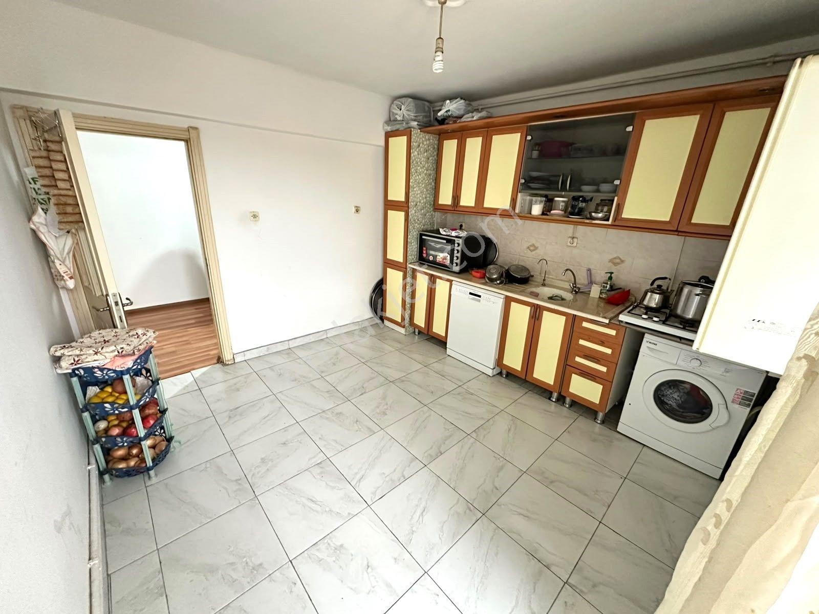 Uzman Emlak Ofisinden İncirli Mh.de Cadde Üzeri Manzaralı Geniş 3+1 Daire — fotoğraf 10
