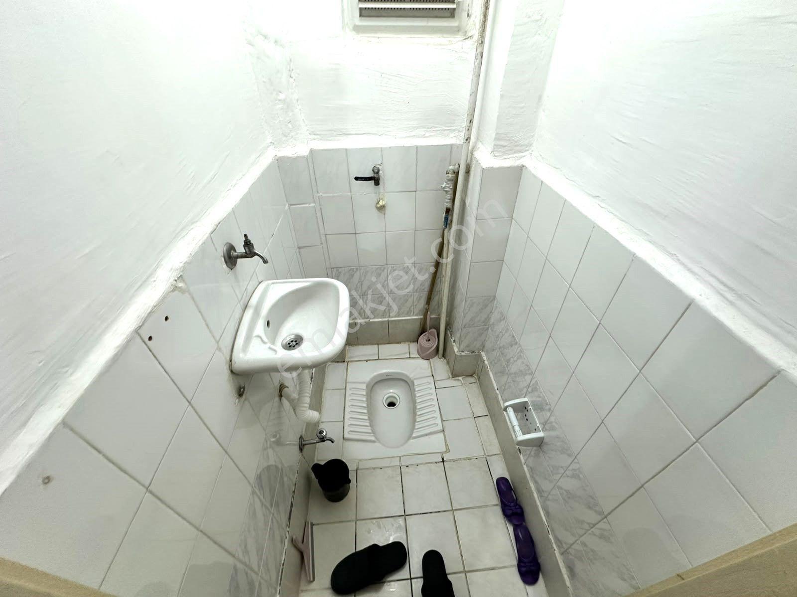 Uzman Emlak Ofisinden İncirli Mh.de Cadde Üzeri Manzaralı Geniş 3+1 Daire — fotoğraf 13