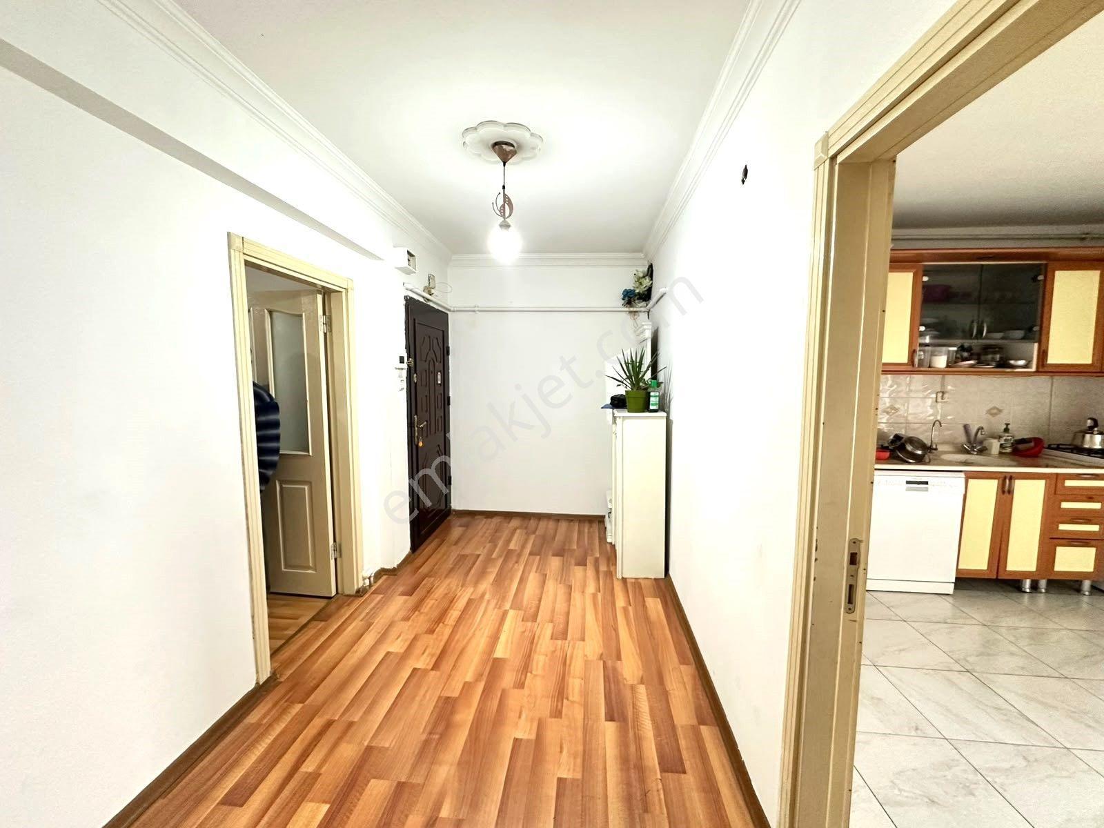 Uzman Emlak Ofisinden İncirli Mh.de Cadde Üzeri Manzaralı Geniş 3+1 Daire — fotoğraf 14