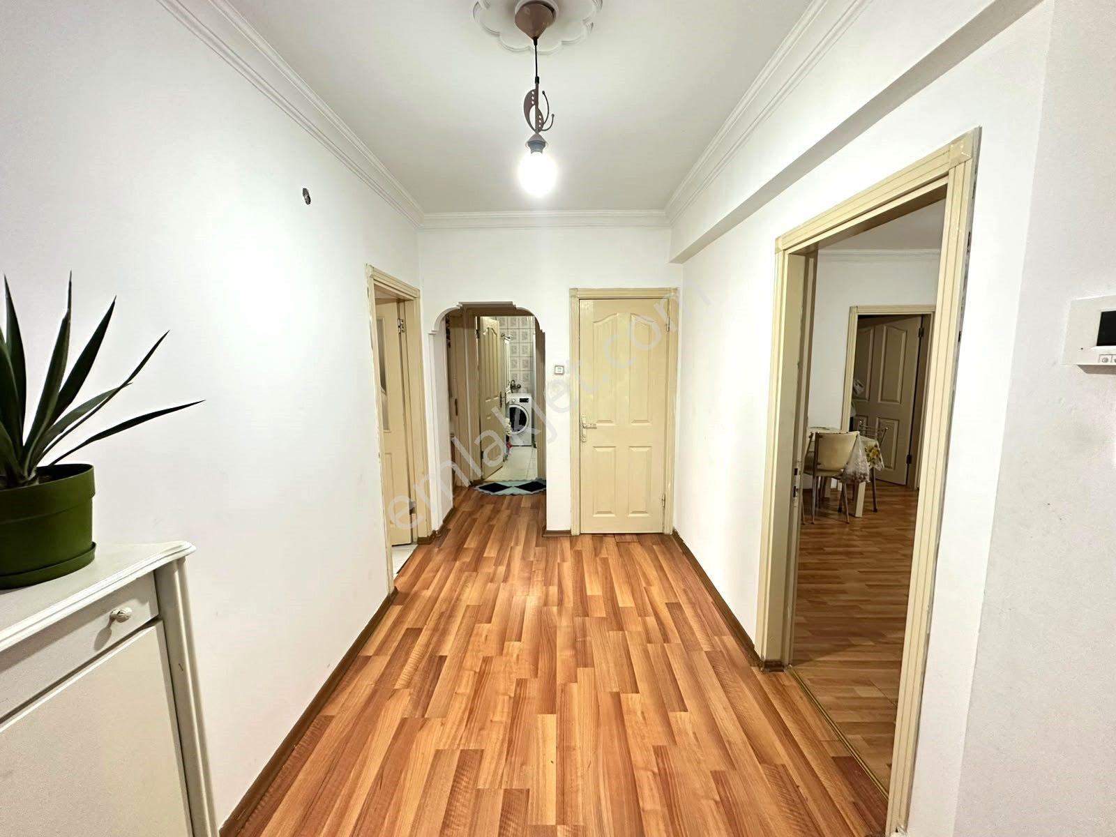 Uzman Emlak Ofisinden İncirli Mh.de Cadde Üzeri Manzaralı Geniş 3+1 Daire — fotoğraf 15