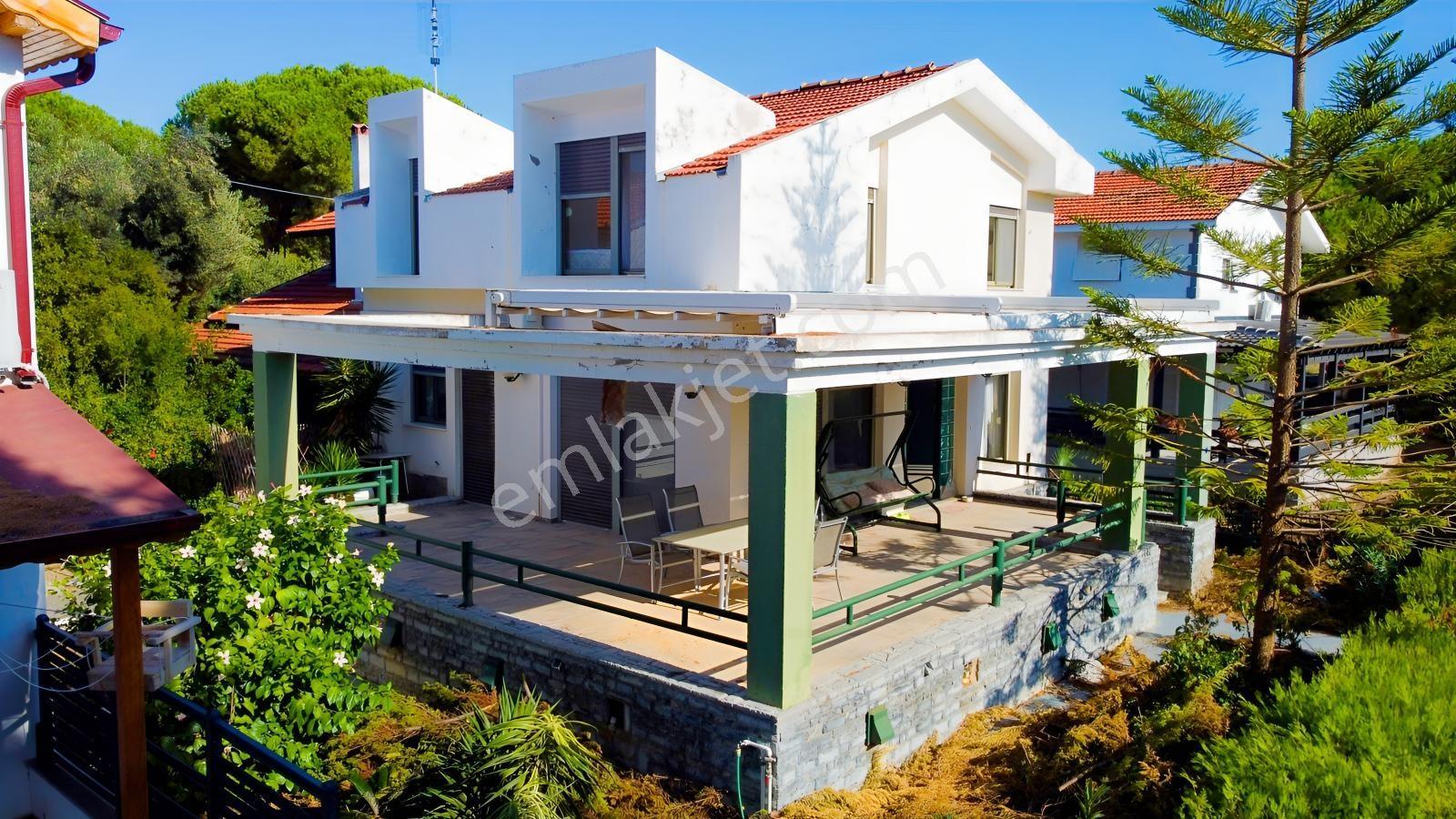 Çeşmede Deniz Kenarında Müstakil Parselde 3+1 Dubleks Villa — fotoğraf 8