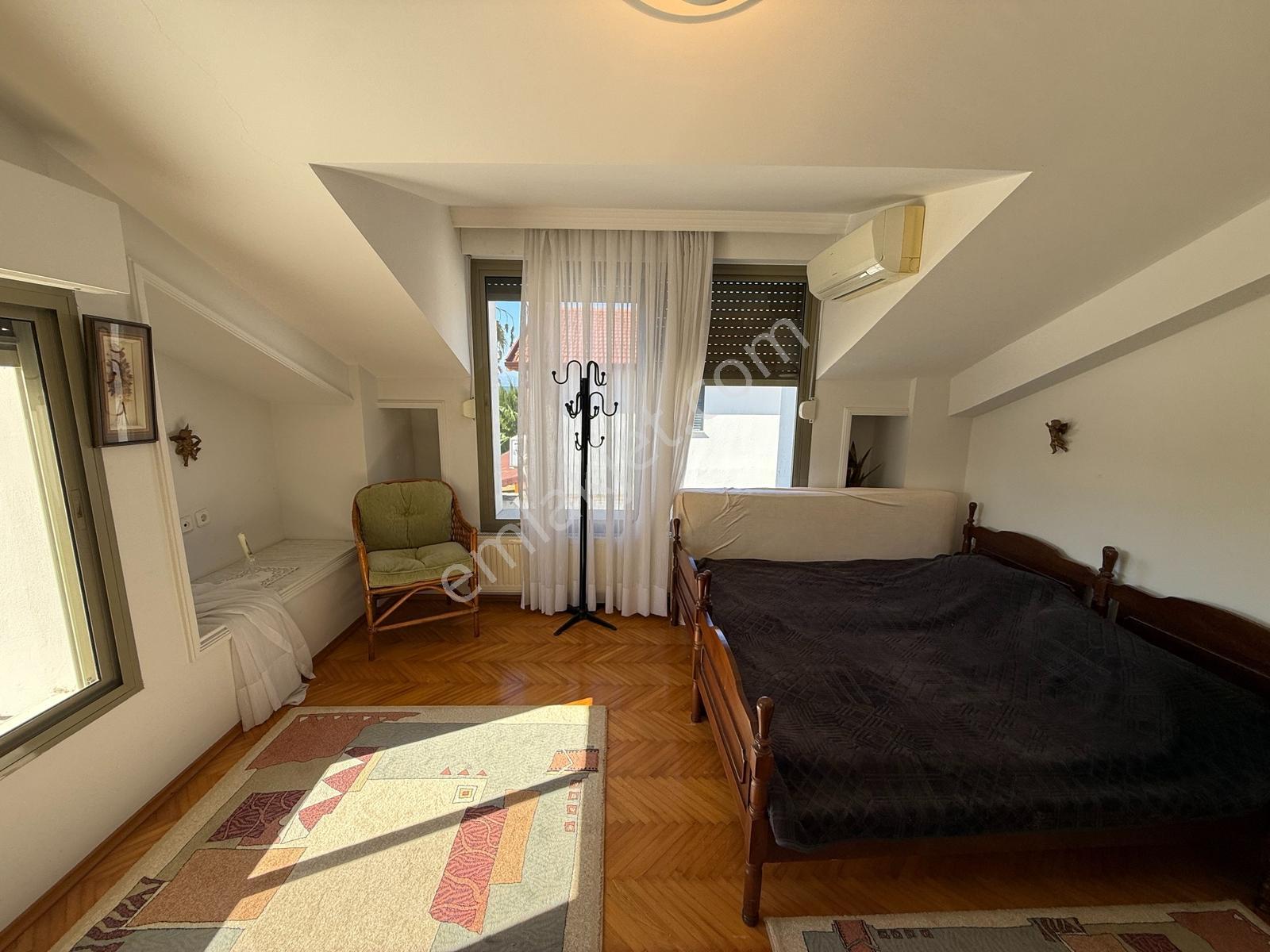 Çeşmede Deniz Kenarında Müstakil Parselde 3+1 Dubleks Villa — fotoğraf 14