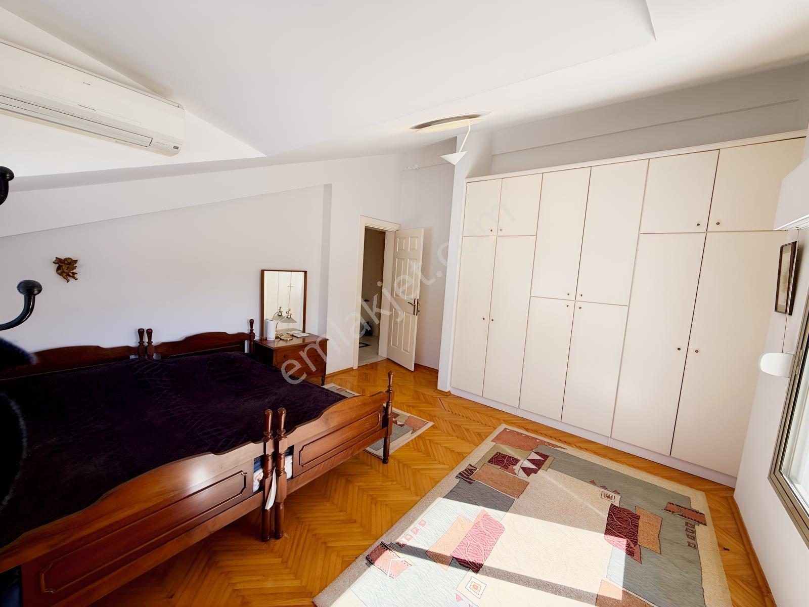 Çeşmede Deniz Kenarında Müstakil Parselde 3+1 Dubleks Villa — fotoğraf 15