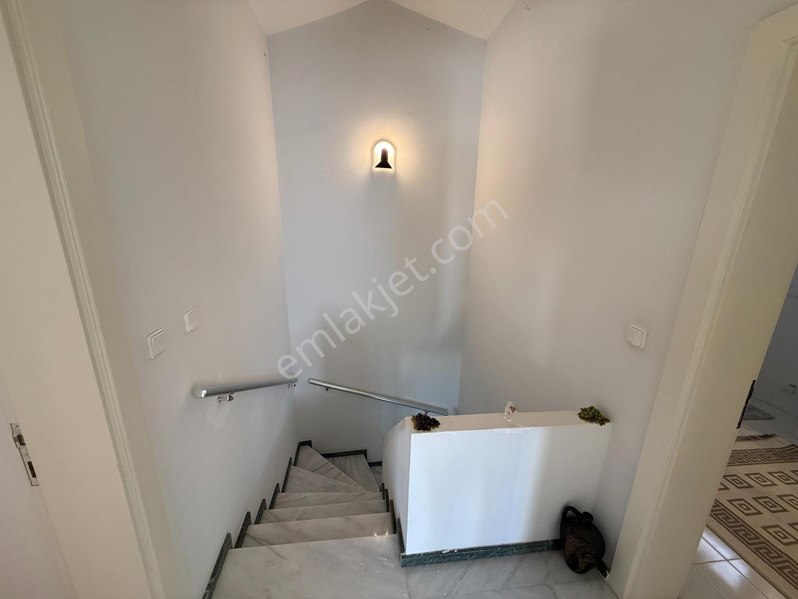 Çeşmede Deniz Kenarında Müstakil Parselde 3+1 Dubleks Villa — fotoğraf 18
