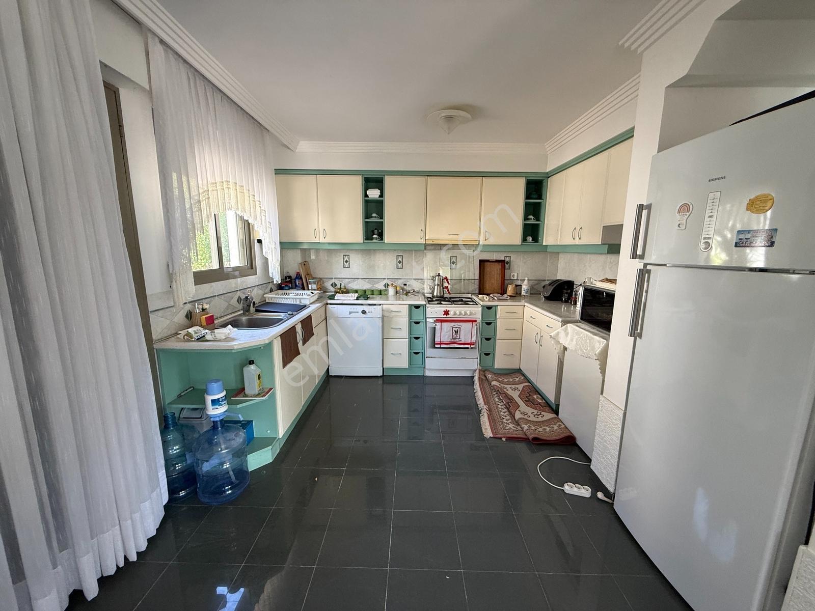 Çeşmede Deniz Kenarında Müstakil Parselde 3+1 Dubleks Villa — fotoğraf 19