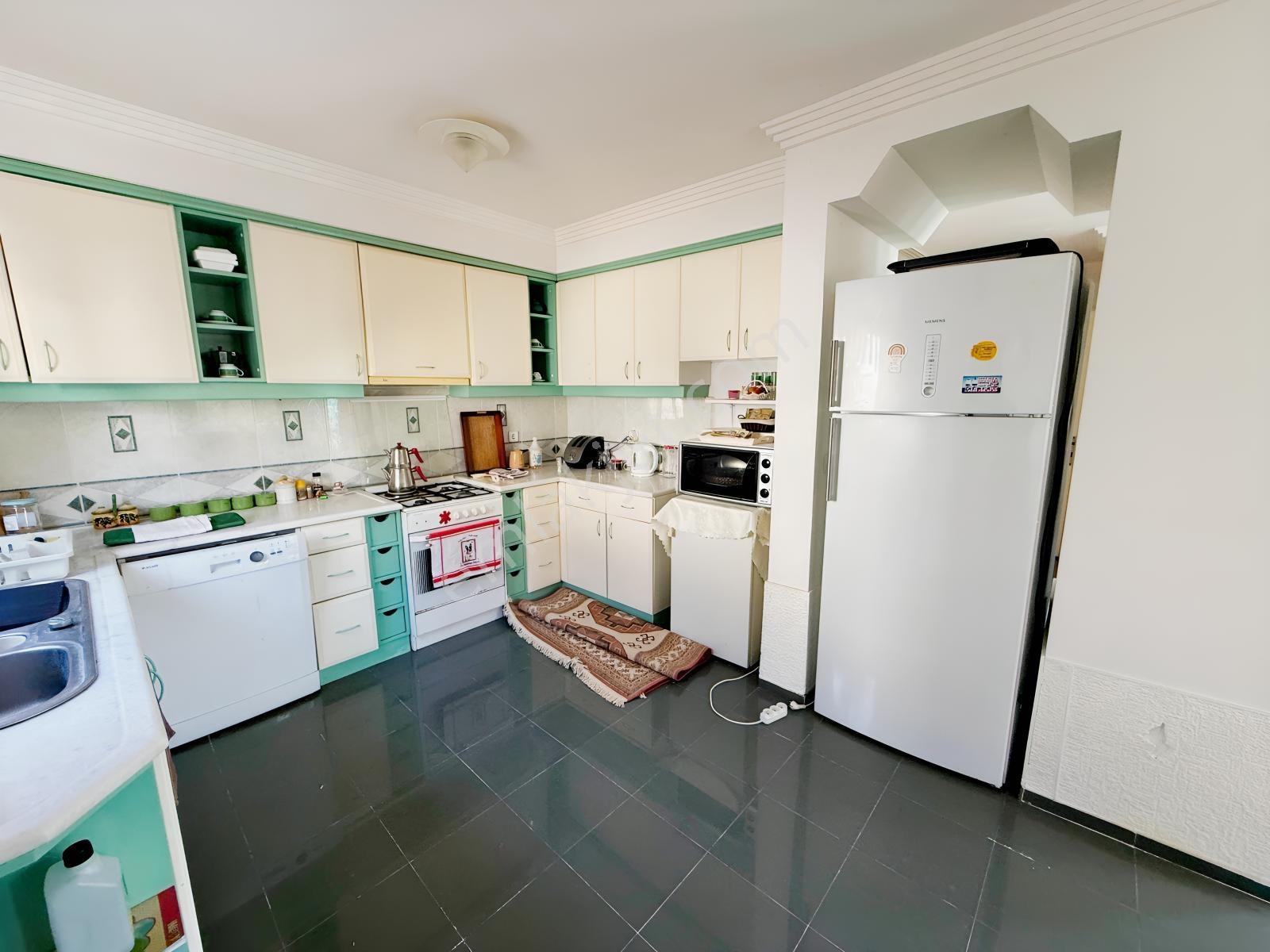 Çeşmede Deniz Kenarında Müstakil Parselde 3+1 Dubleks Villa — fotoğraf 20