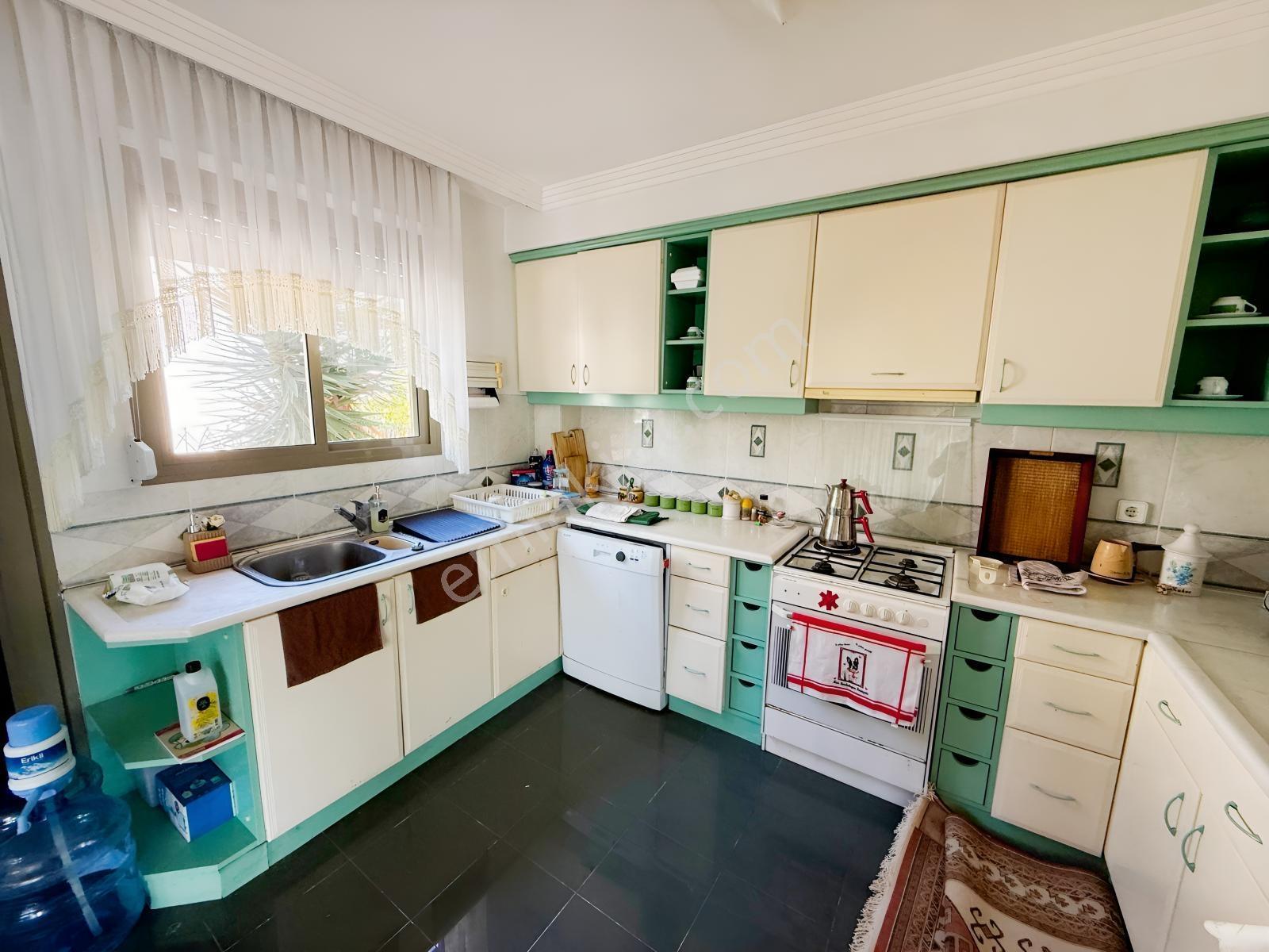 Çeşmede Deniz Kenarında Müstakil Parselde 3+1 Dubleks Villa — fotoğraf 21