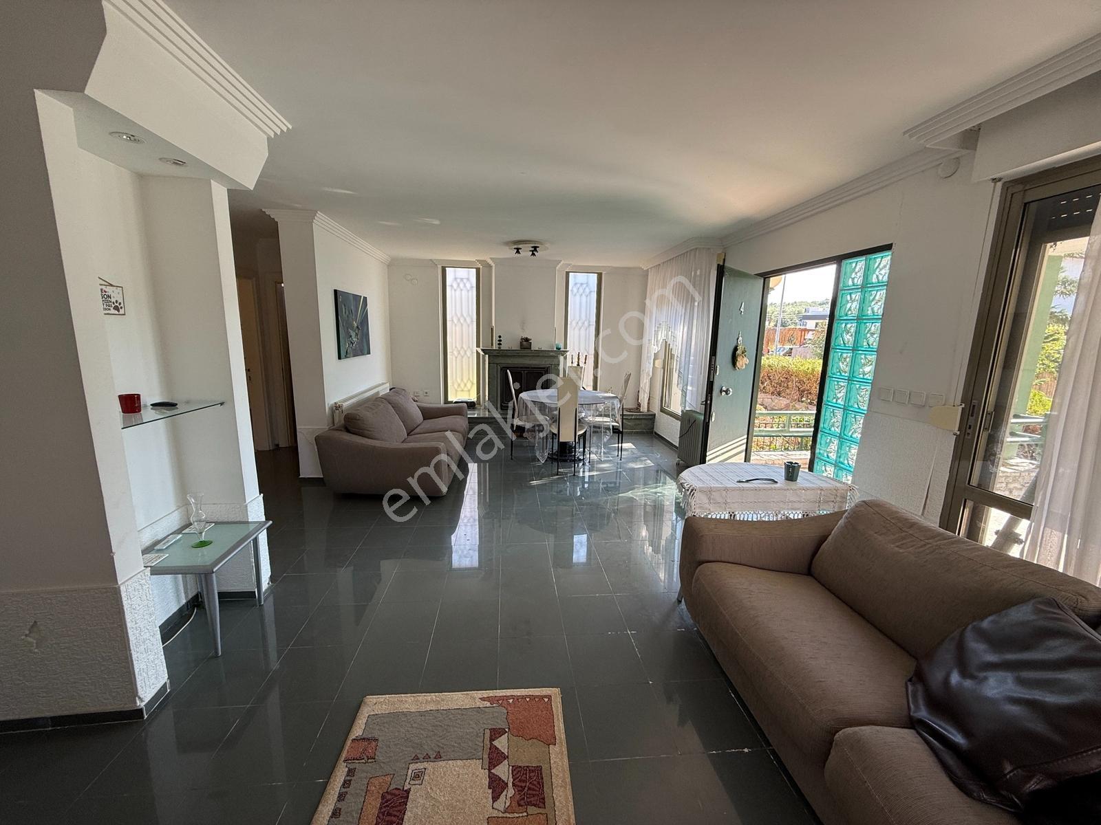Çeşmede Deniz Kenarında Müstakil Parselde 3+1 Dubleks Villa — fotoğraf 23