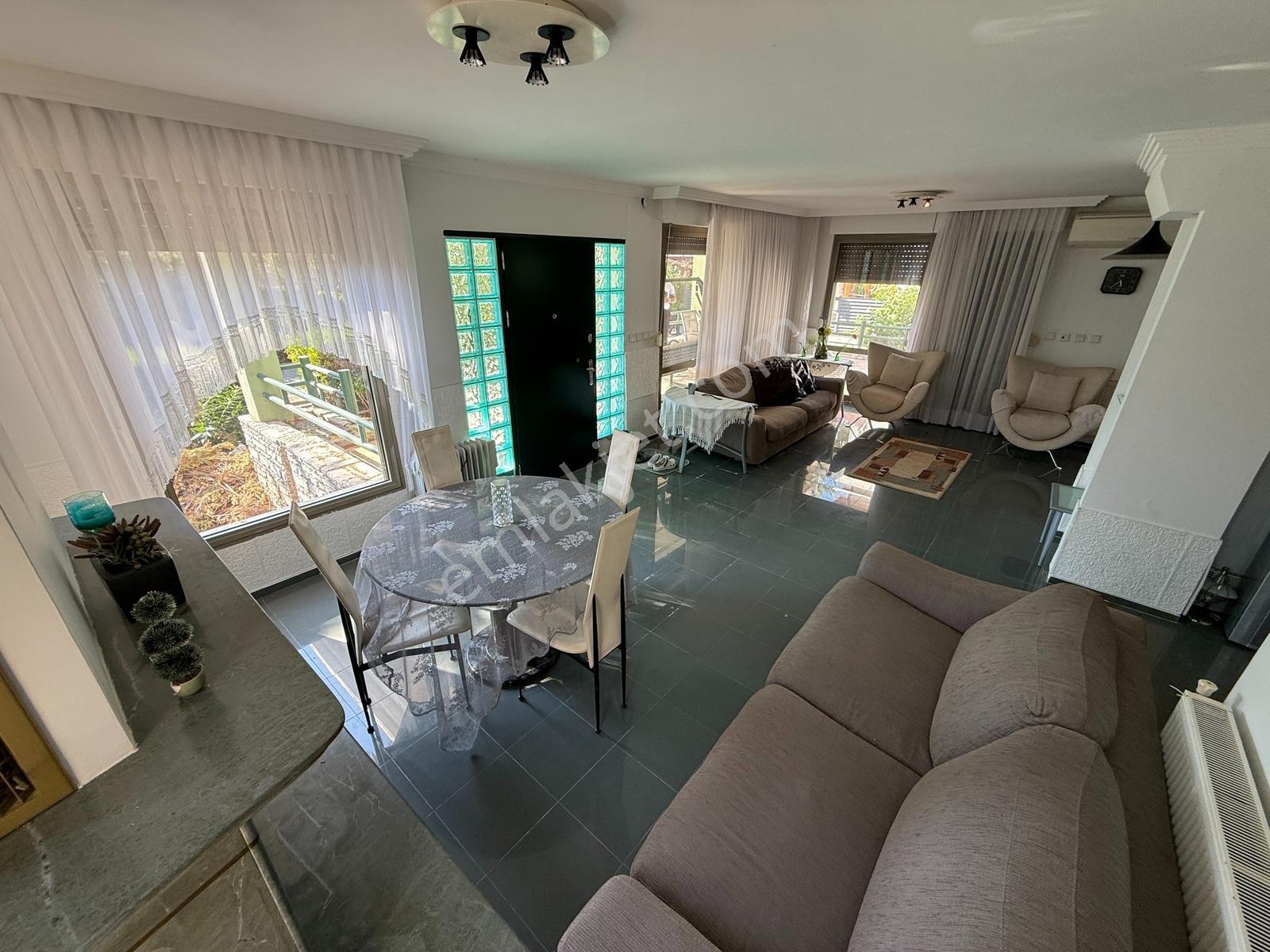 Çeşmede Deniz Kenarında Müstakil Parselde 3+1 Dubleks Villa — fotoğraf 27