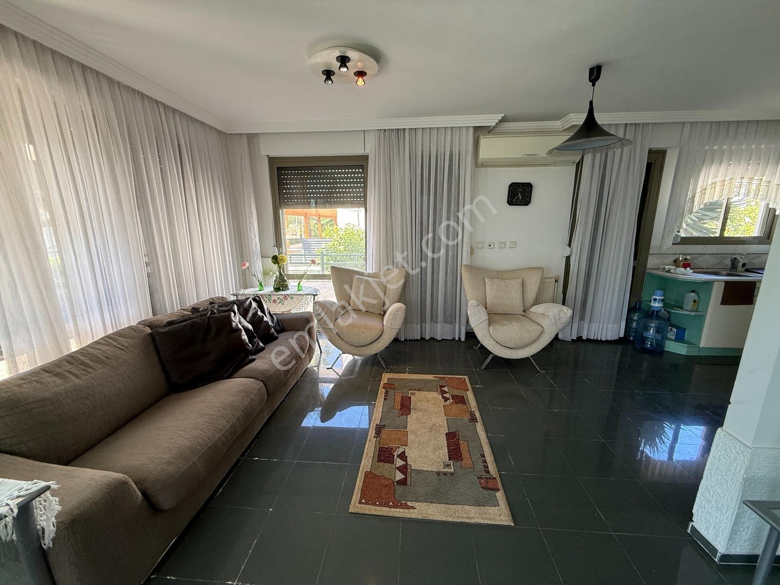 Çeşmede Deniz Kenarında Müstakil Parselde 3+1 Dubleks Villa — fotoğraf 28