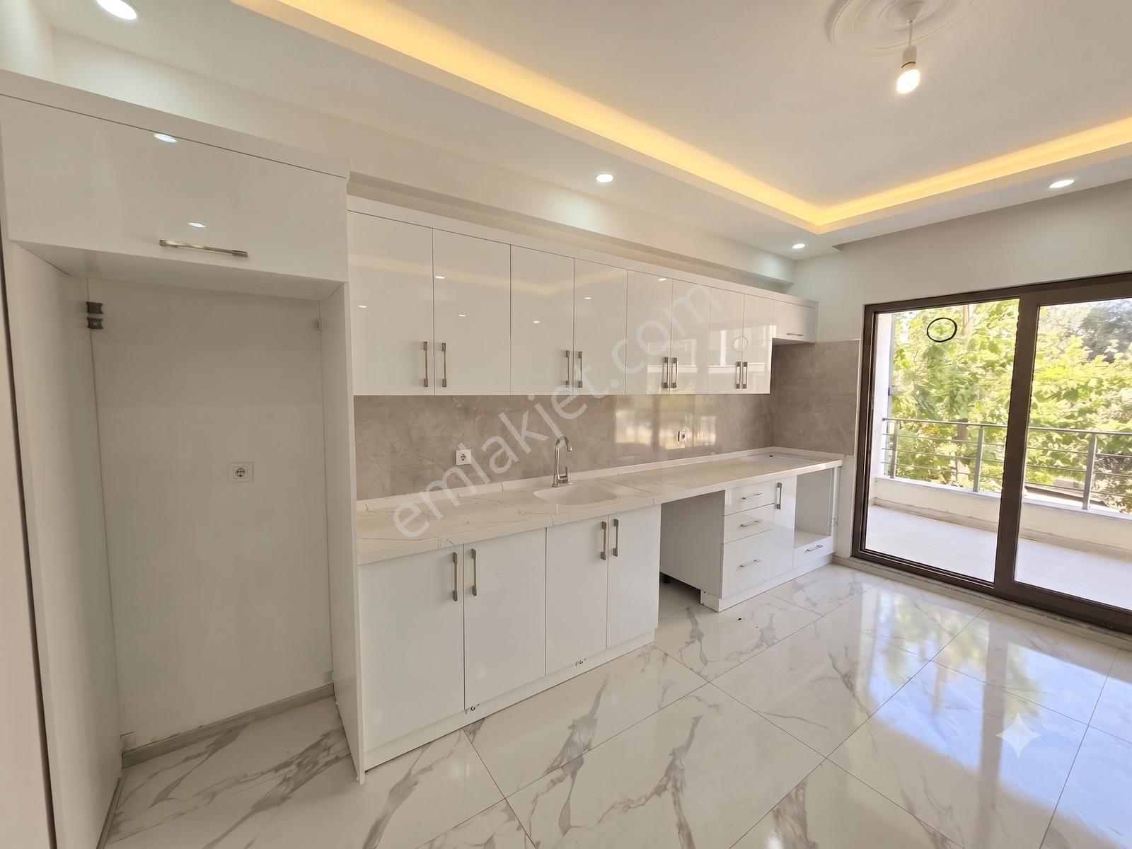 ▇Kadıköyde Ebeveyn Banyolu Şık Tasarımlı Ön Cephe Sıfır 3+1Daire