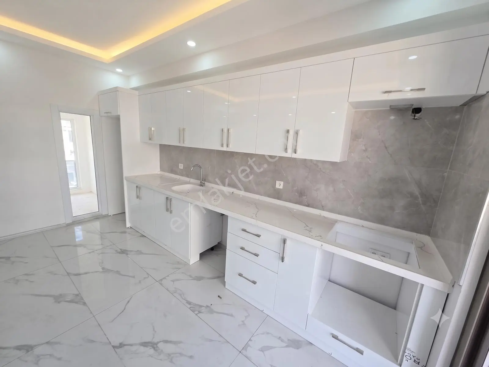 ▇kadıköyde Ebeveyn Banyolu Şık Tasarımlı Ön Cephe Sıfır 3+1daire — fotoğraf 2