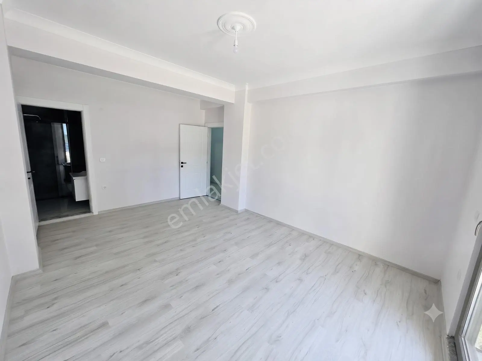 ▇kadıköyde Ebeveyn Banyolu Şık Tasarımlı Ön Cephe Sıfır 3+1daire — fotoğraf 4
