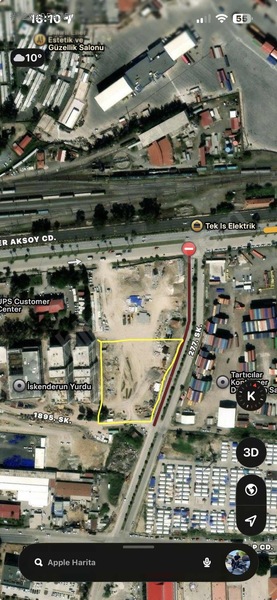 Özer Emlak'Tan 2200 M2 Köşe Başı Kiralık Ticari Arsa