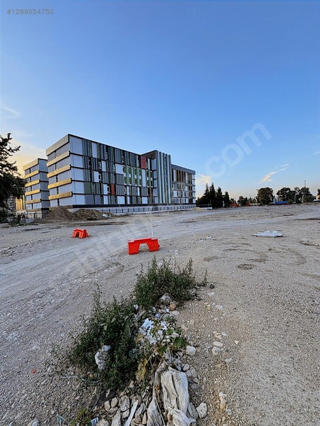 Özer Emlak'tan 2200 M2 Köşe Başı Kiralık Ticari Arsa — fotoğraf 2