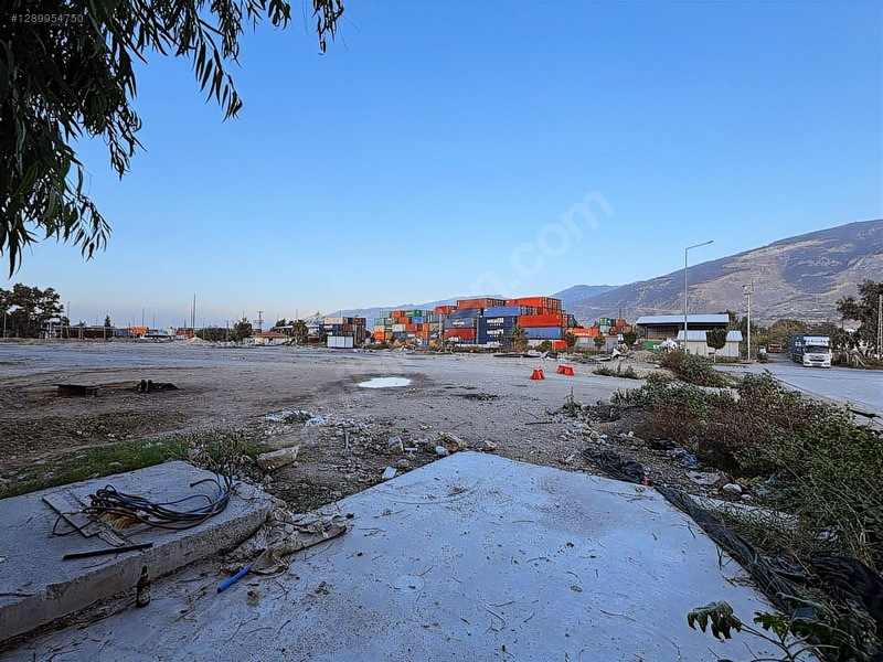 Özer Emlak'tan 2200 M2 Köşe Başı Kiralık Ticari Arsa — fotoğraf 7