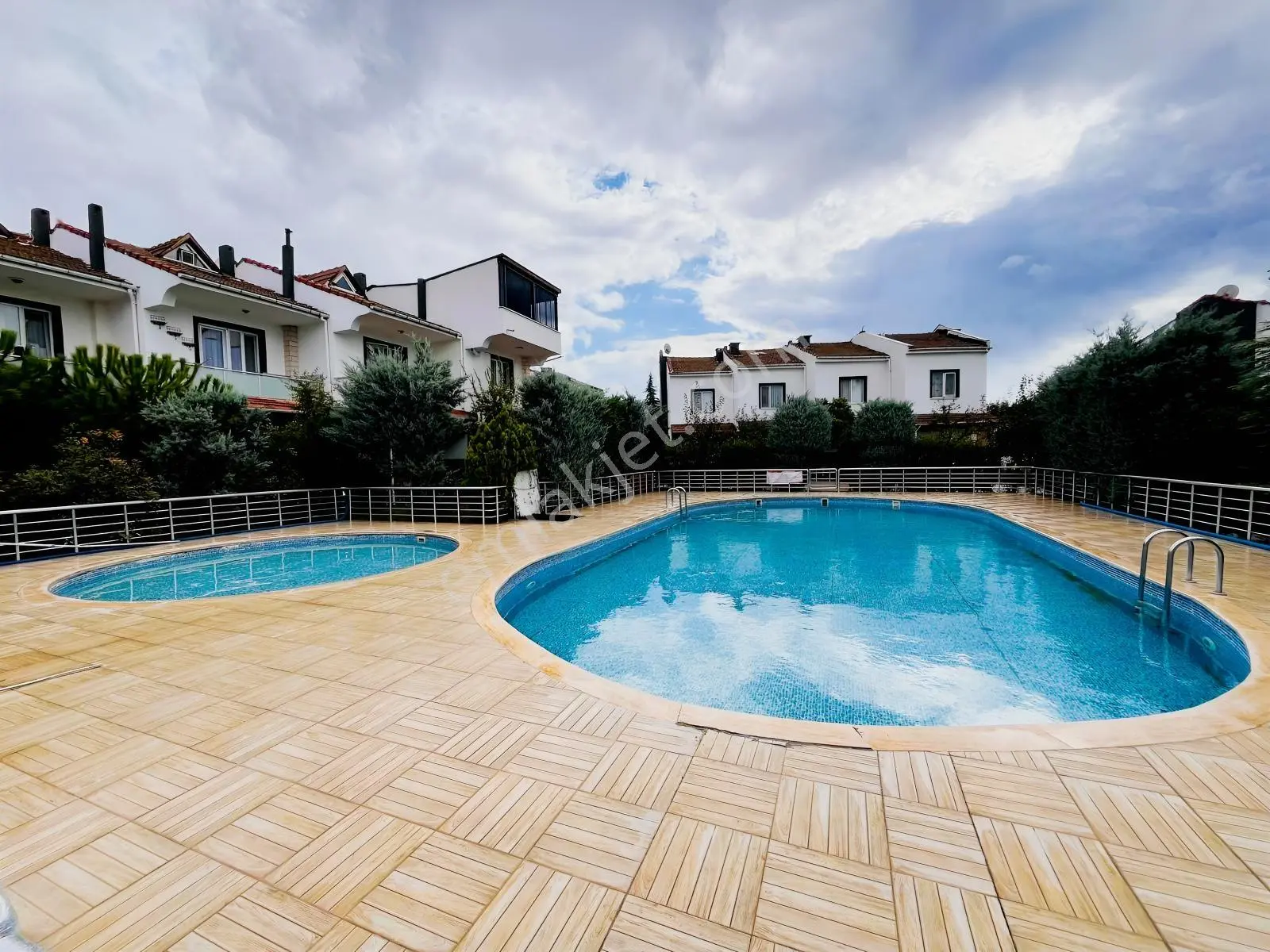 Re/max Kıyı Dan Satılık Havuzlu Site İçerisinde 3+1 Villa — fotoğraf 24