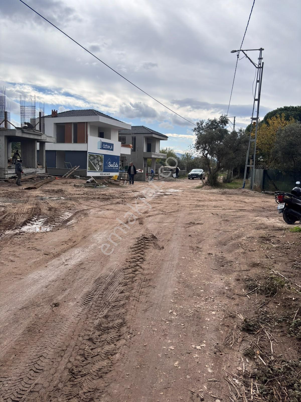 Pozitif'ten Kastri'de Yolun Altında Satılık 561 M2 İmarlı Arsa — fotoğraf 7