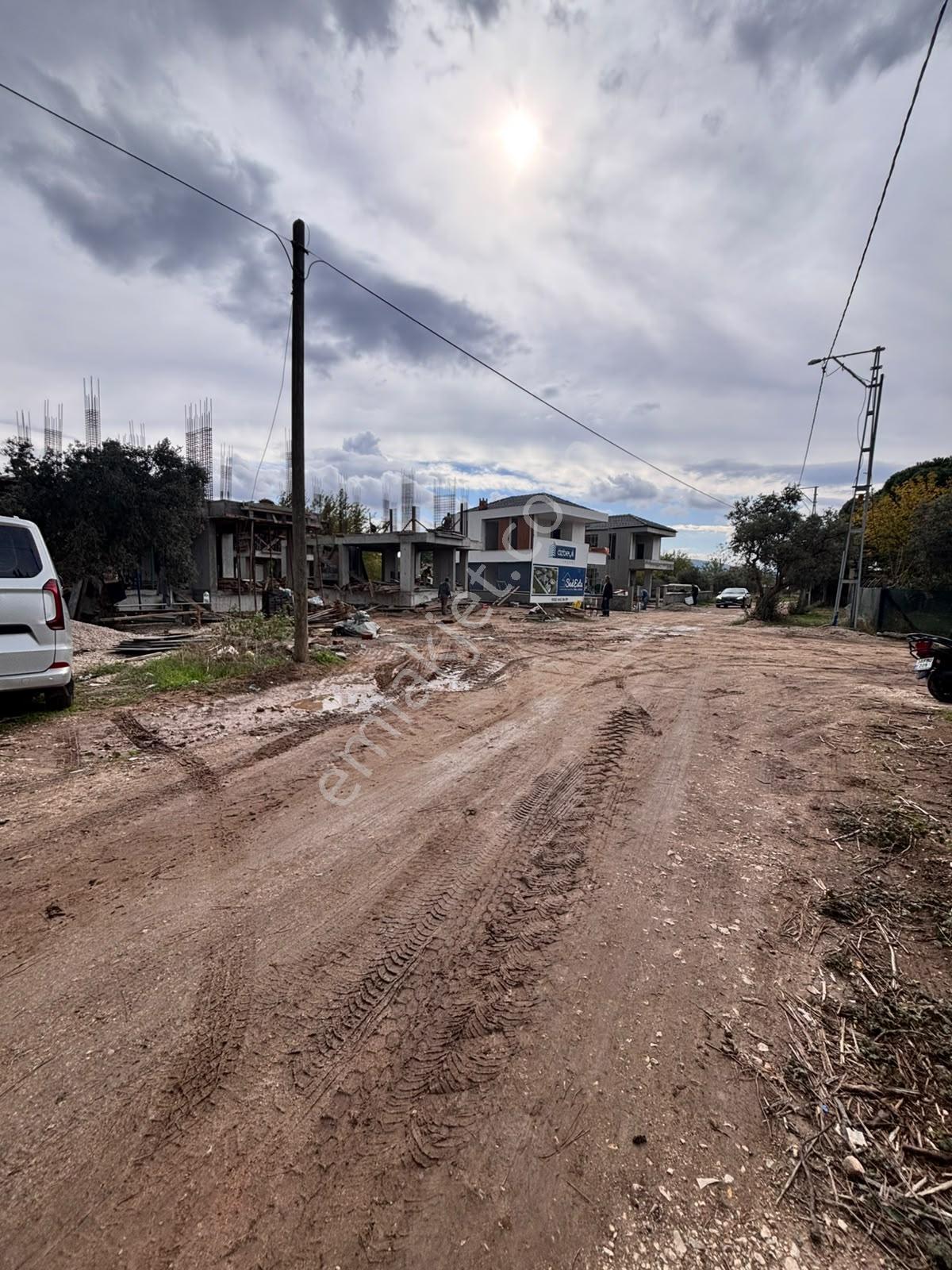 Pozitif'ten Kastri'de Yolun Altında Satılık 561 M2 İmarlı Arsa — fotoğraf 10