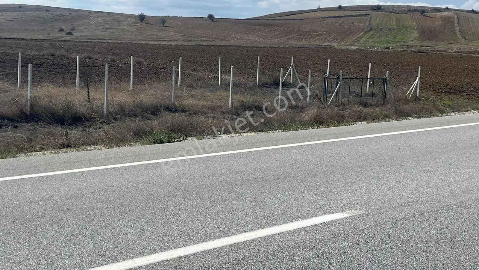 Doğa City Den Satılık Söğüt Asfalt Ina Cepheli 300 M2 Tarla — fotoğraf 3