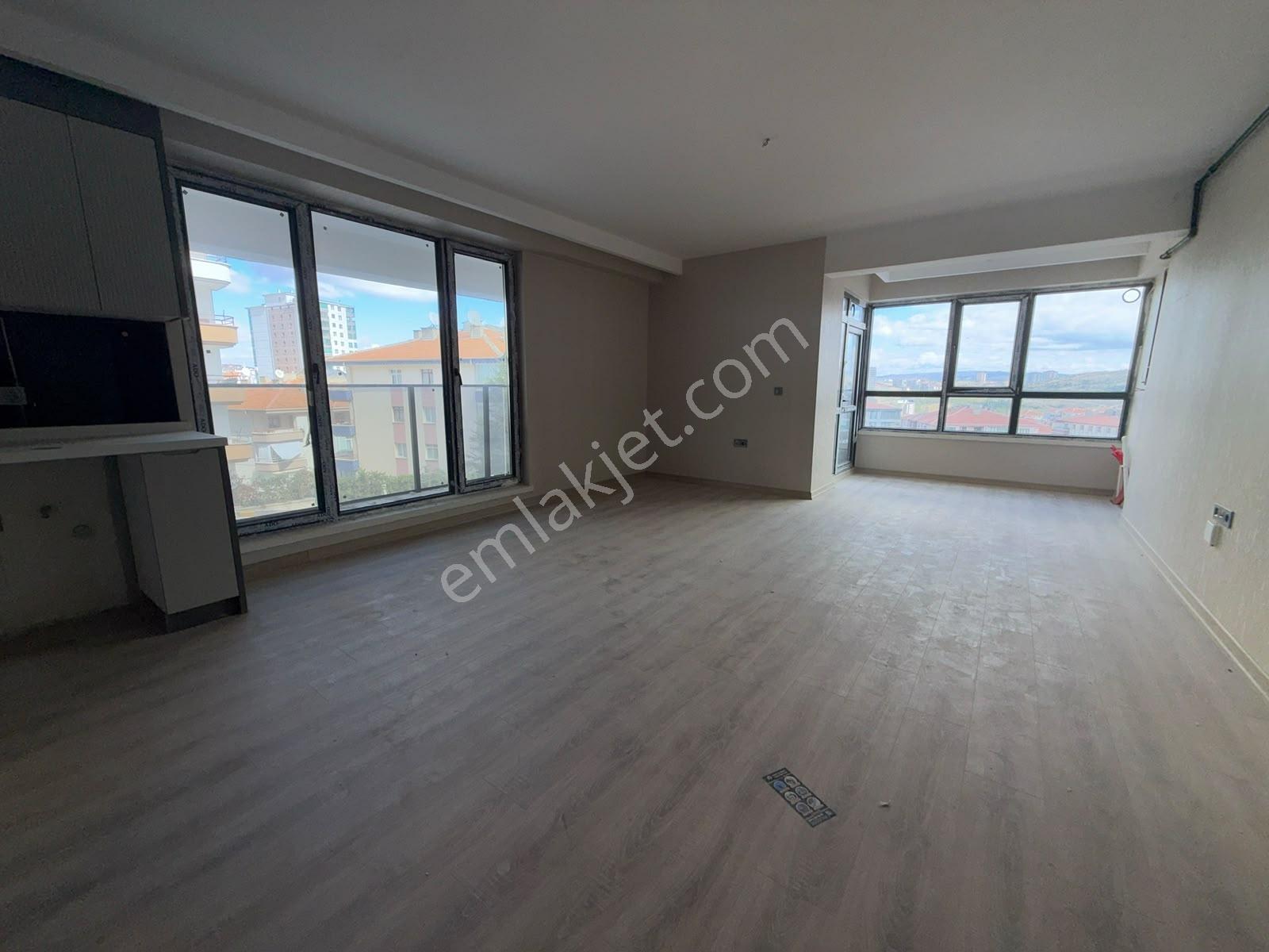 Altınşah Emlak'tan Site İçerisinde Önü Açık Manzaralı 2+1