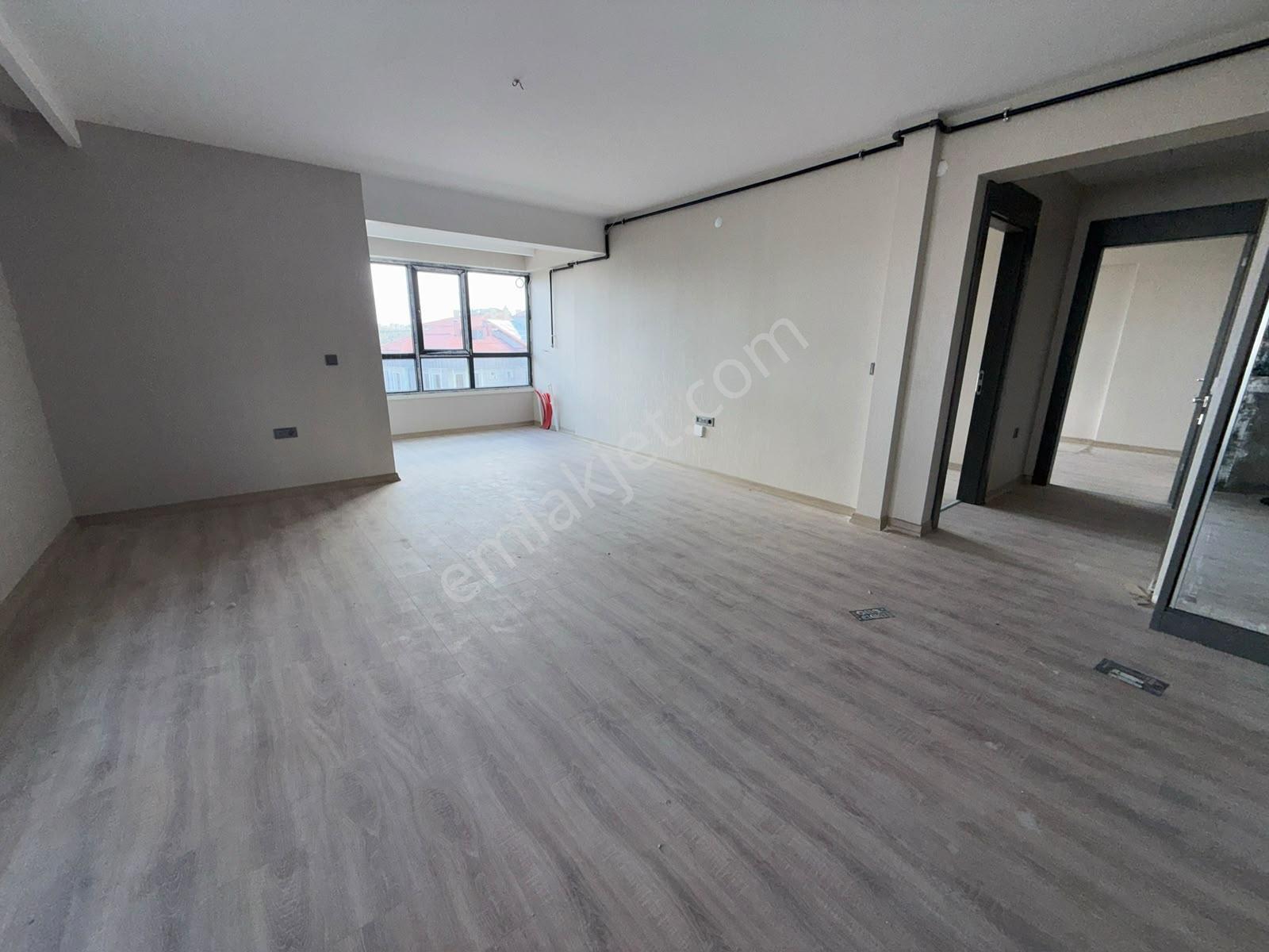 Altınşah Emlak'tan Site İçerisinde Önü Açık Manzaralı 2+1 — fotoğraf 3