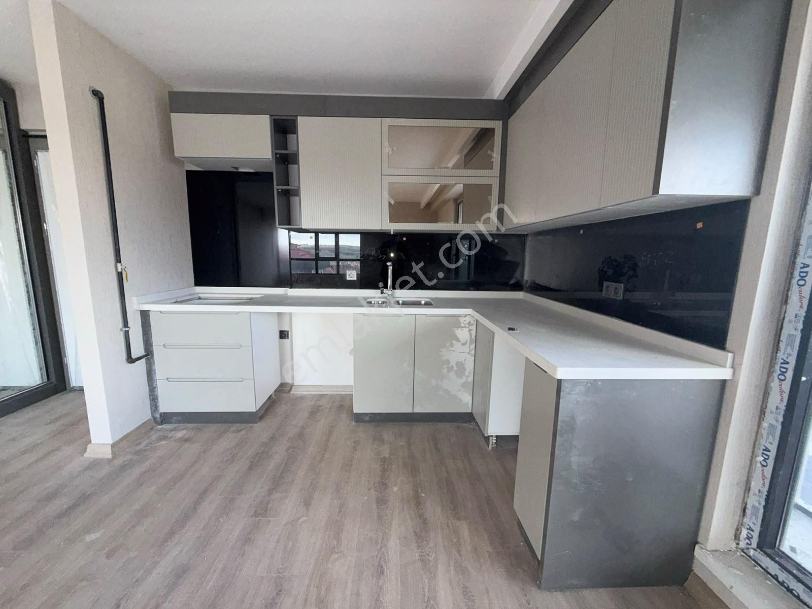 Altınşah Emlak'tan Site İçerisinde Önü Açık Manzaralı 2+1 — fotoğraf 7
