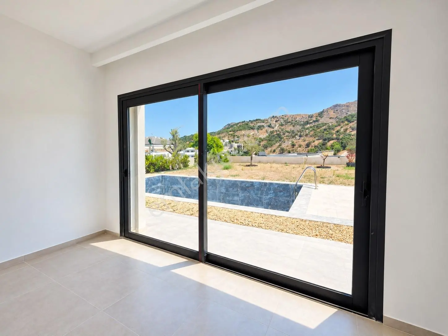 Yalıkavak Geriş'te 500 M2 Arsa İçerisinde Havuzlu Villa ! — fotoğraf 8