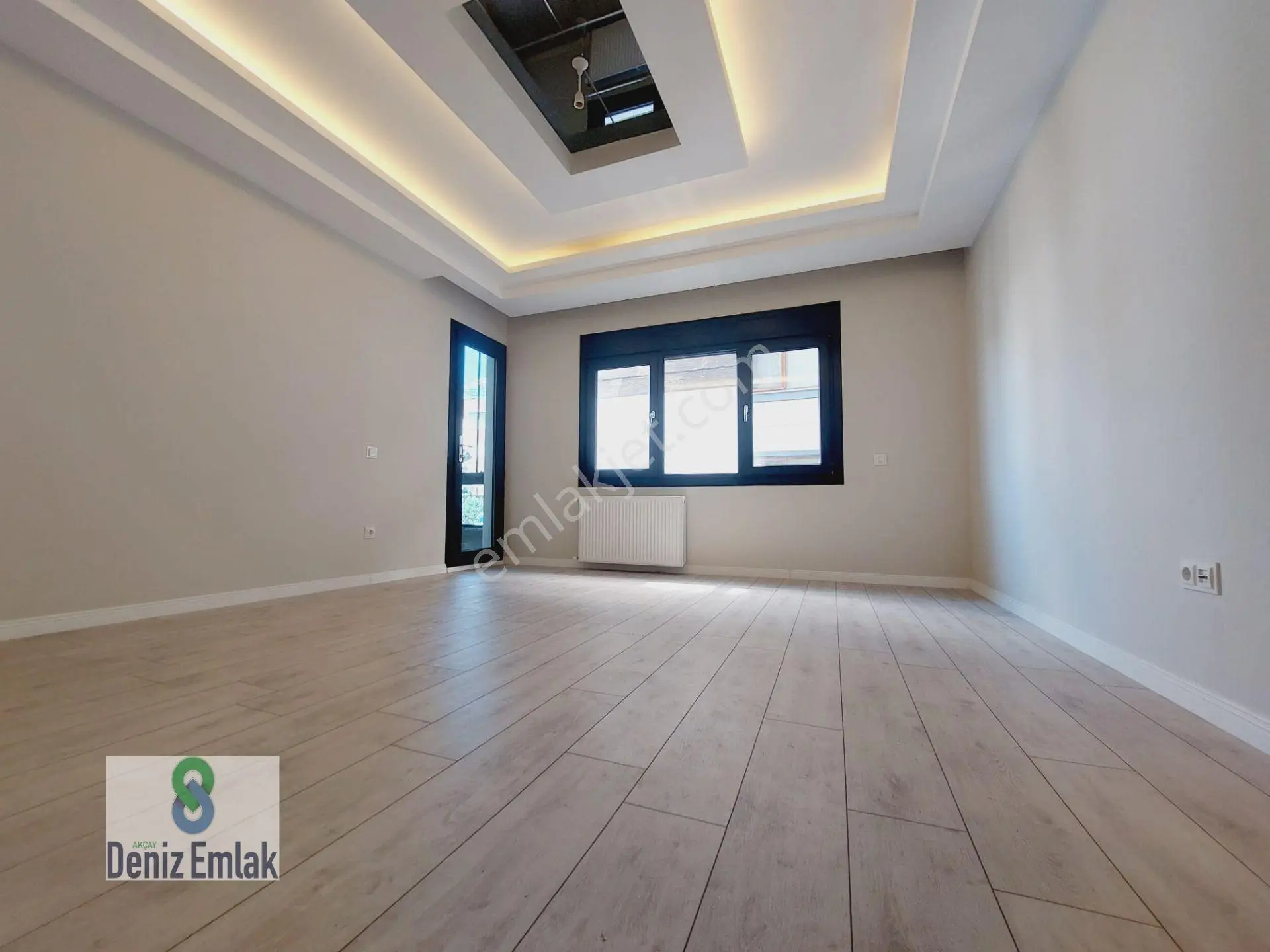Denizden Akçayda Asansörlü Doğalgazlı Yeni Satılık 2+1 Daire.