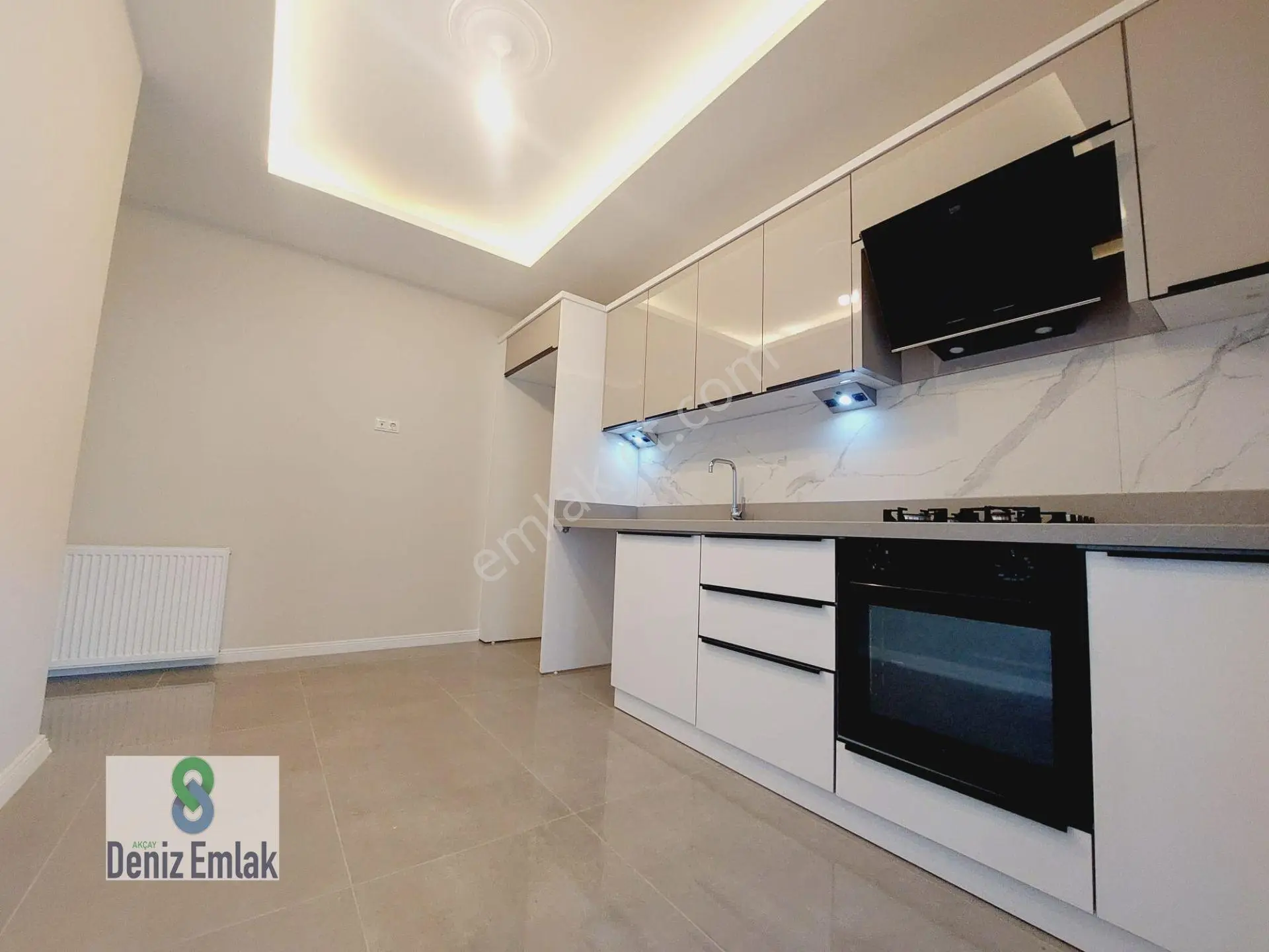 Denizden Akçayda Asansörlü Doğalgazlı Yeni Satılık 2+1 Daire. — fotoğraf 2