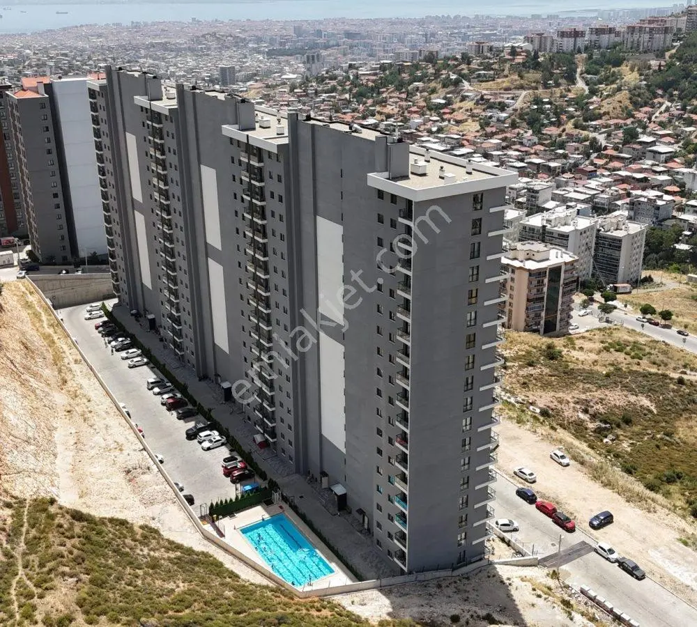 Havuzlu Güvenlikli Dasif Vista Sitesinde 3+1 Satılık Daire