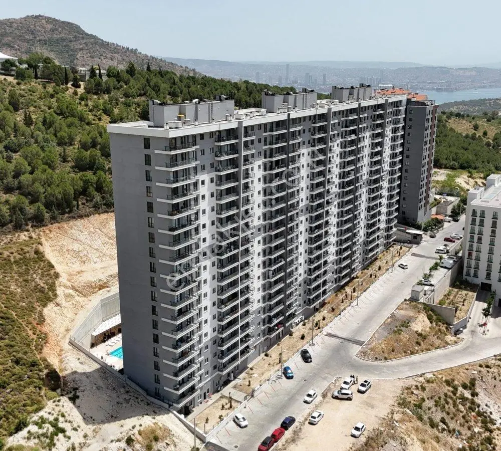 Havuzlu Güvenlikli Dasif Vista Sitesinde 3+1 Satılık Daire — fotoğraf 2