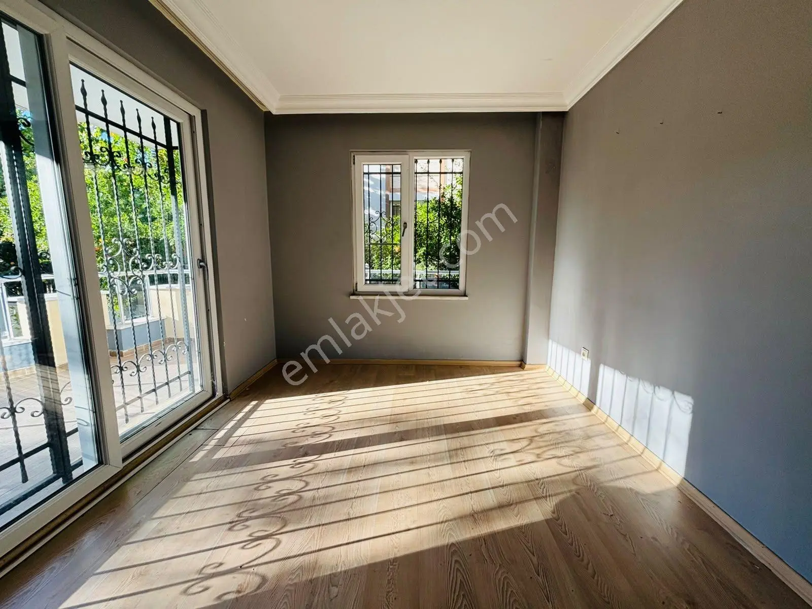 Yükselden Altınkumda Merkezi Konum Ve Bahçe Keyfi Bir Arada 2+1 — fotoğraf 12