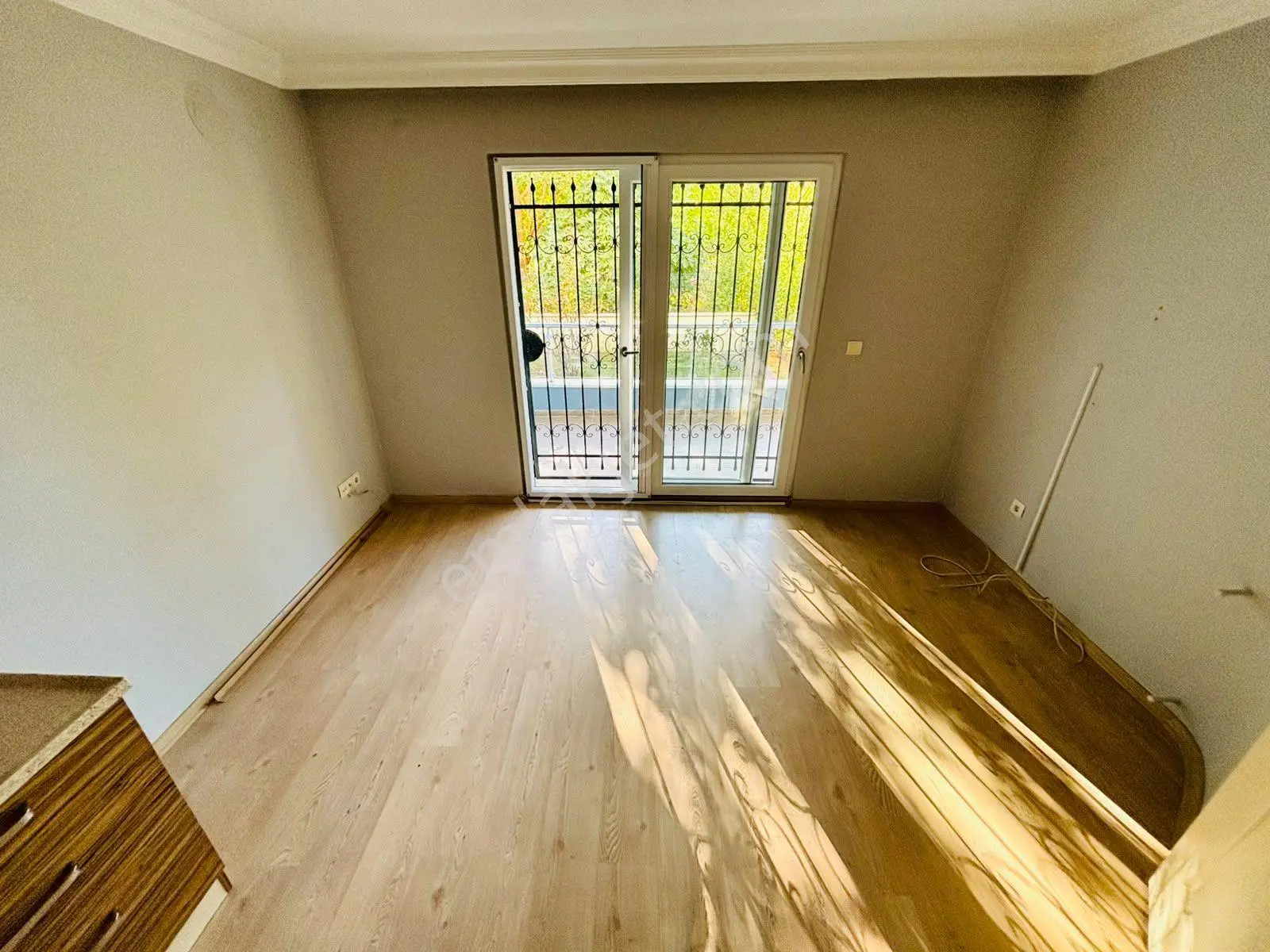 Yükselden Altınkumda Merkezi Konum Ve Bahçe Keyfi Bir Arada 2+1 — fotoğraf 29