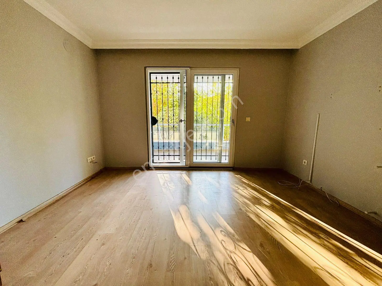 Yükselden Altınkumda Merkezi Konum Ve Bahçe Keyfi Bir Arada 2+1 — fotoğraf 31