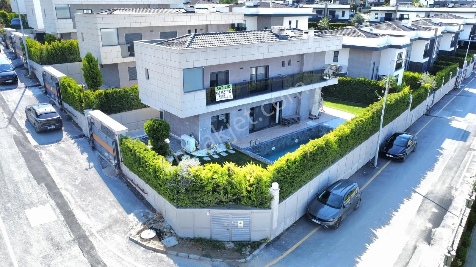 Kuşadası Karaova'da 4+1 Müstakil Köşe Konum Satılık Villa — fotoğraf 3