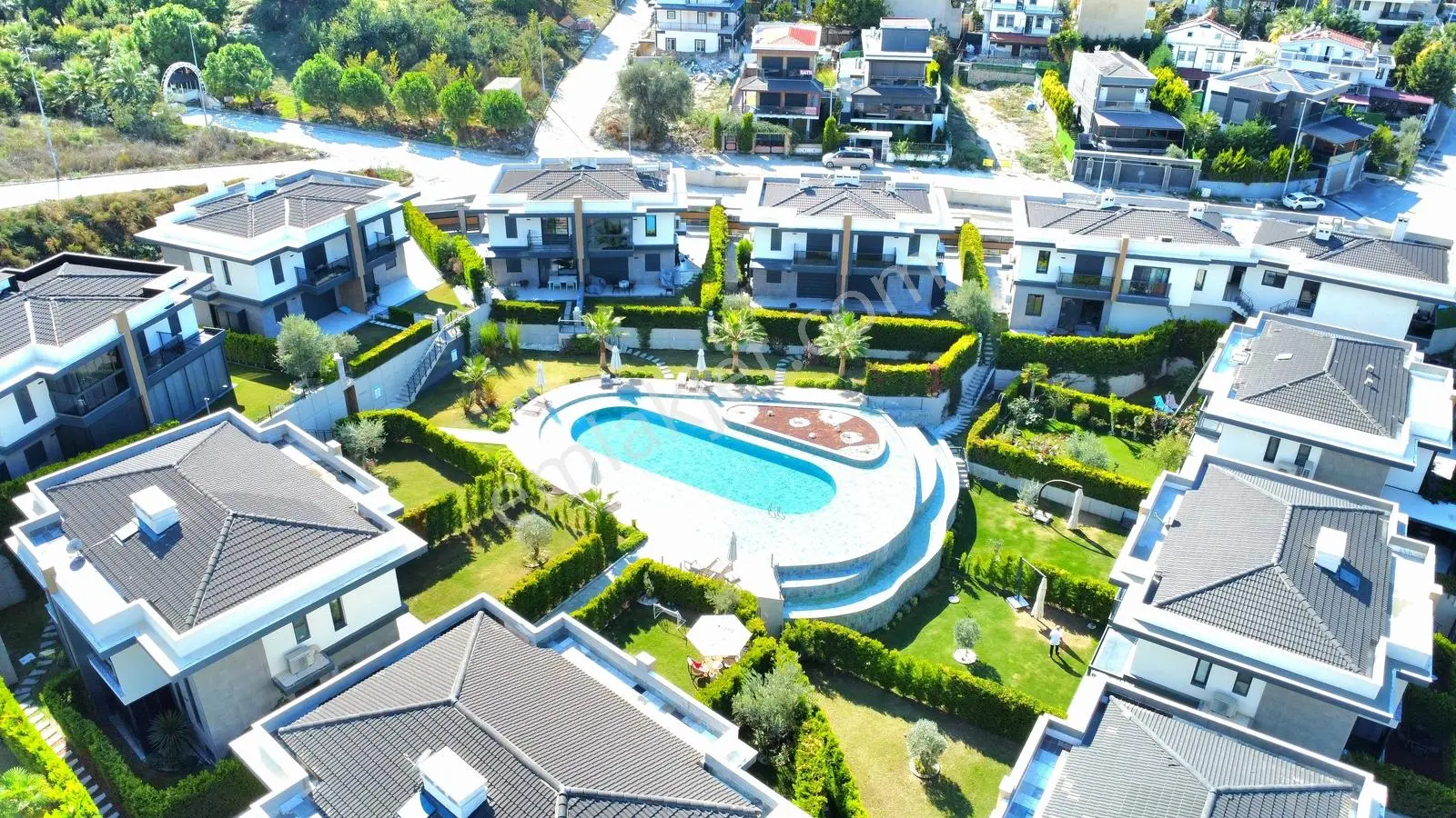 Kuşadası Karaova'da 4+1 Müstakil Köşe Konum Satılık Villa — fotoğraf 9