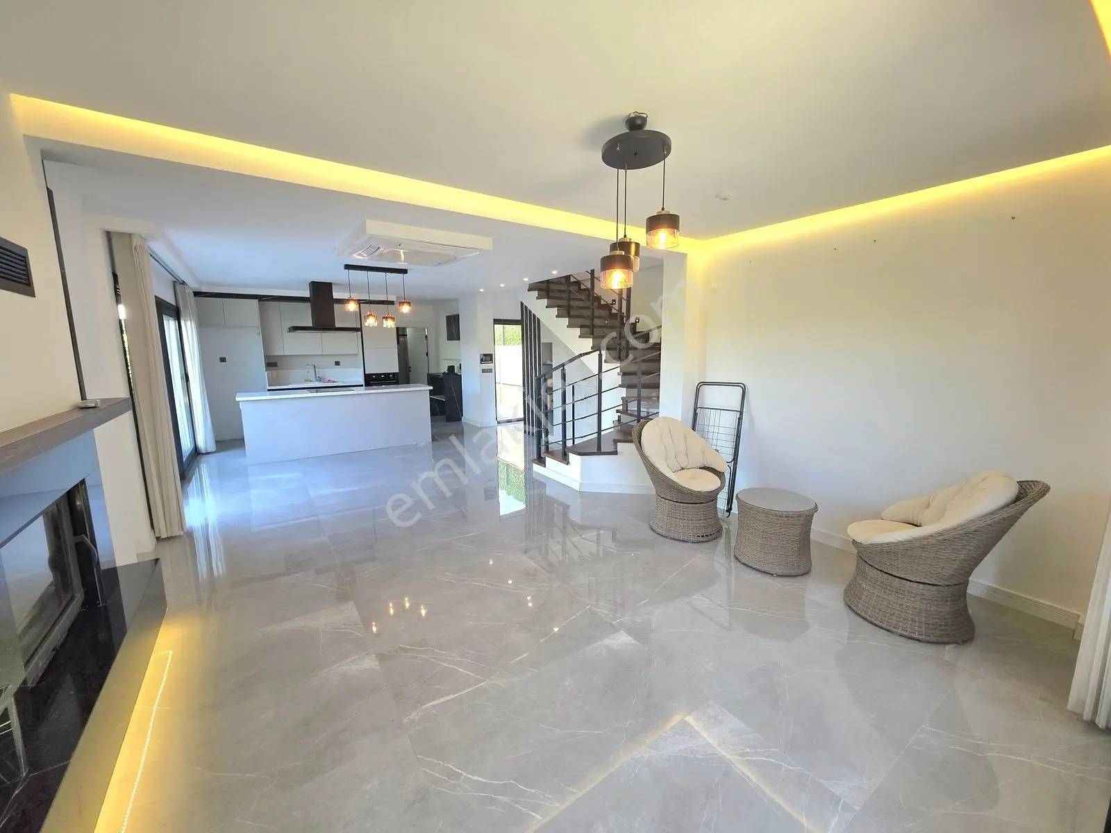 Kuşadası Karaova'da 4+1 Müstakil Köşe Konum Satılık Villa — fotoğraf 31
