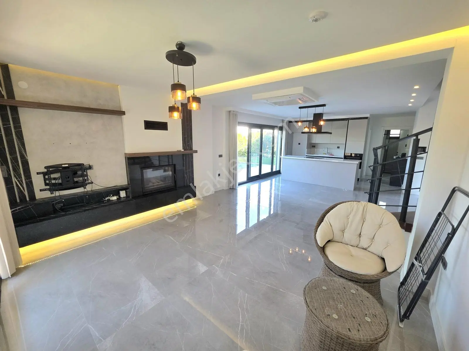 Kuşadası Karaova'da 4+1 Müstakil Köşe Konum Satılık Villa — fotoğraf 32