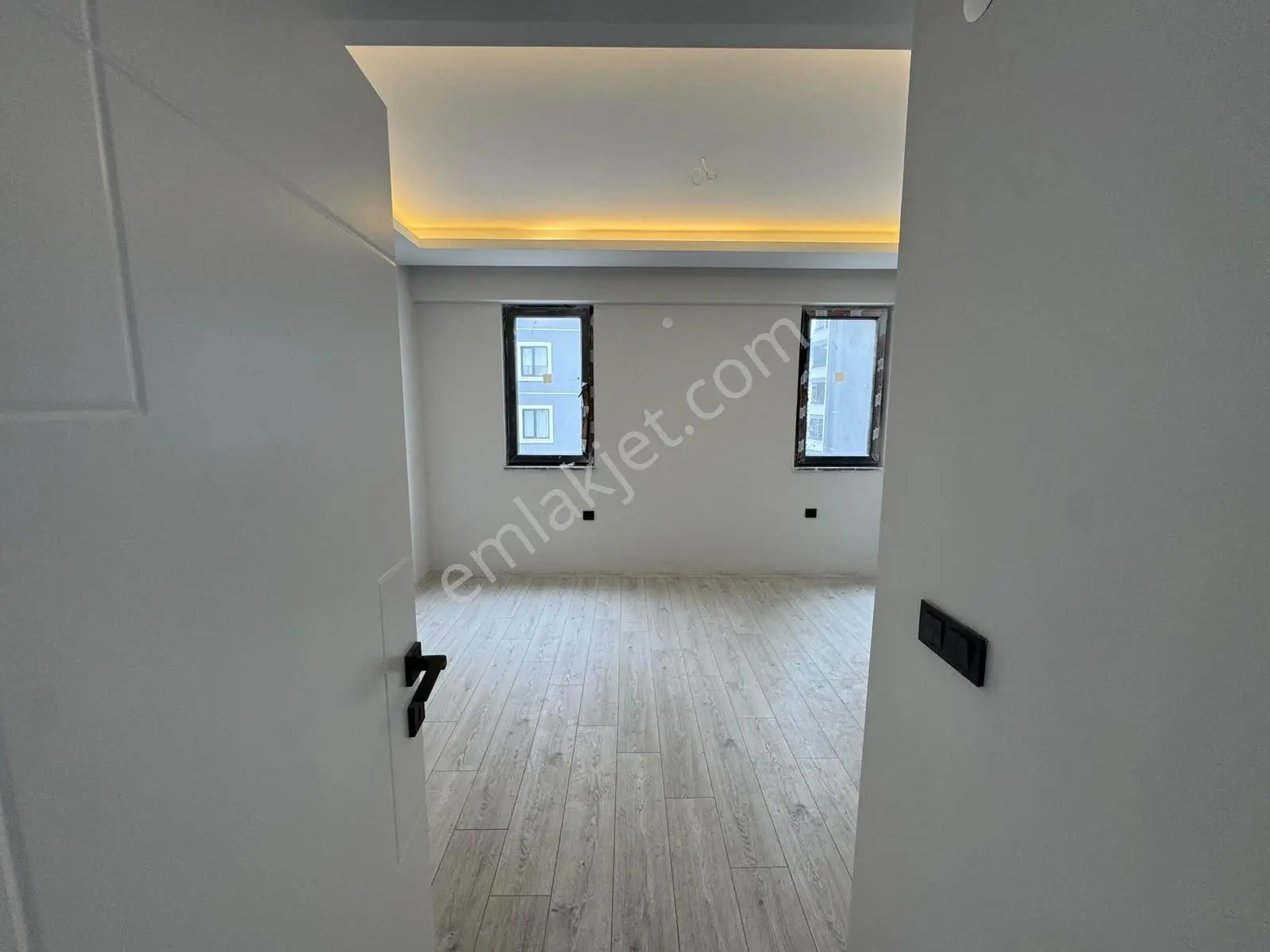 Yağmur Emlaktan Kışla'da Satılık Sıfır Lüks 3+1 Daire — fotoğraf 16