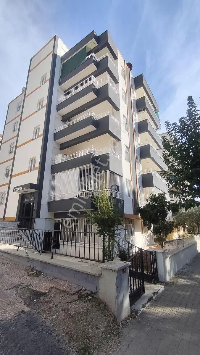 Karaköprü Abdullah Gül Parkı Arkası 5 Odalı Satılık Tekli Daire — fotoğraf 2